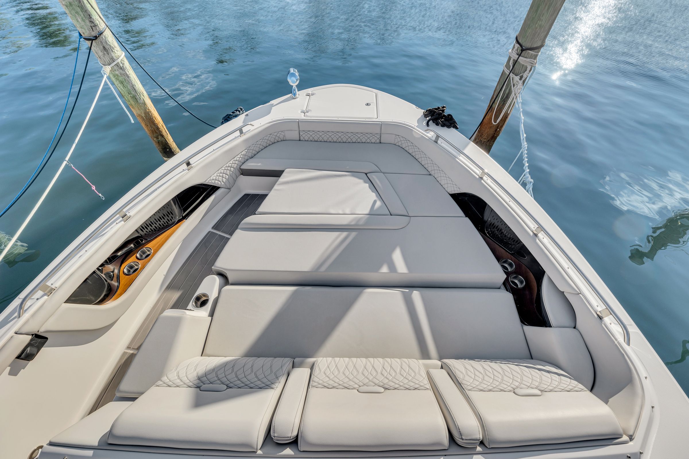 2023 Sea Ray Sundancer 370 - 16