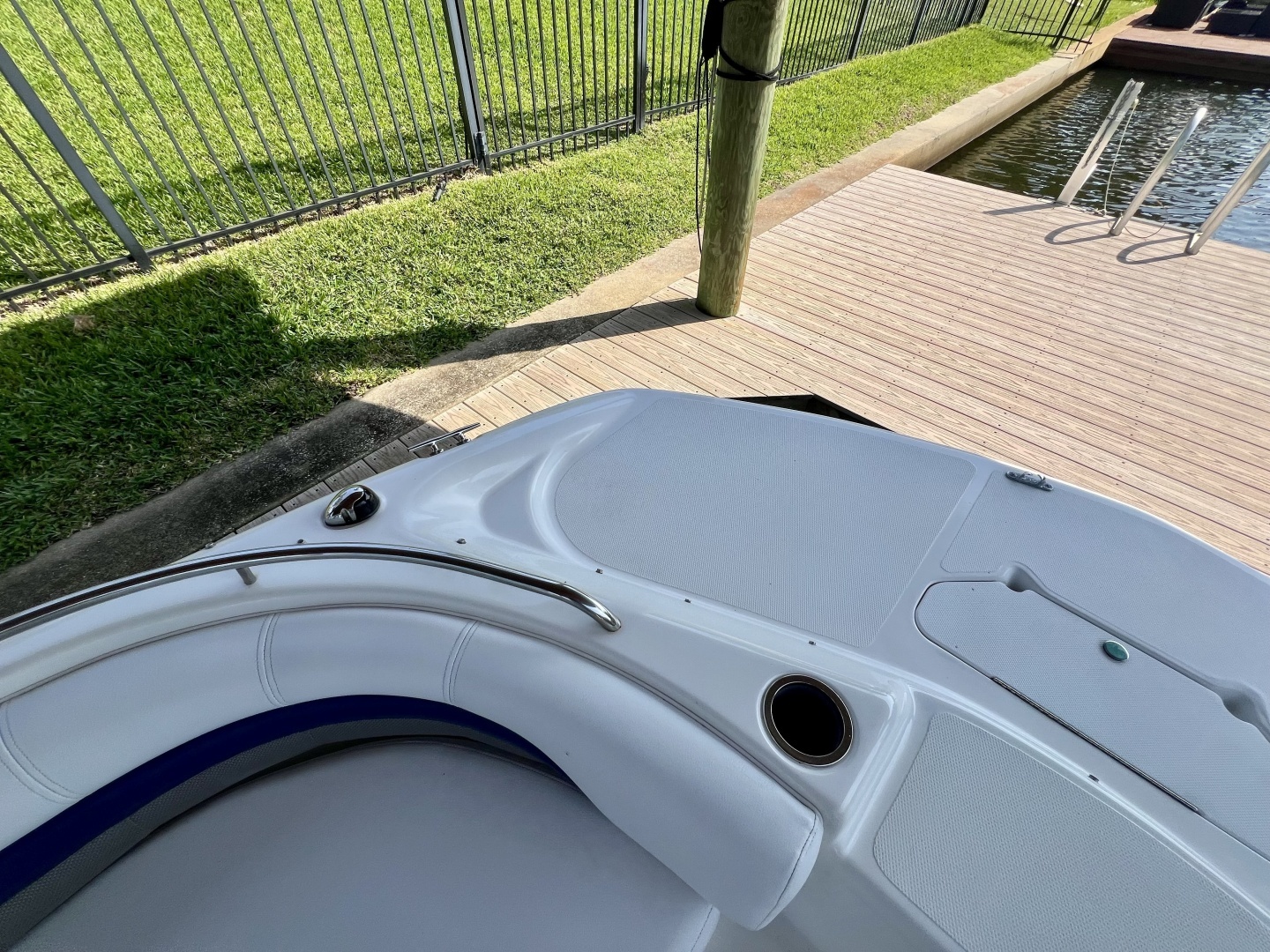 2013 Hurricane SunDeck 187 OB - Image 29