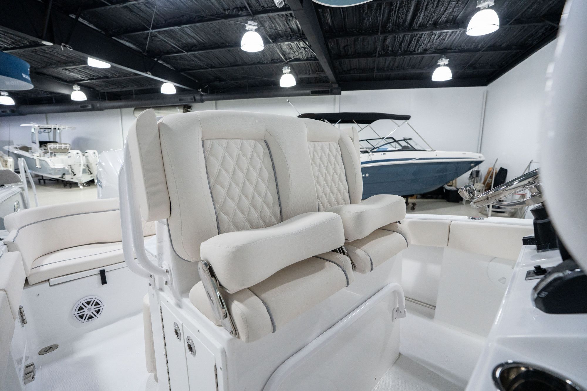 2026 Sea Hunt Ultra 245 SE - 16