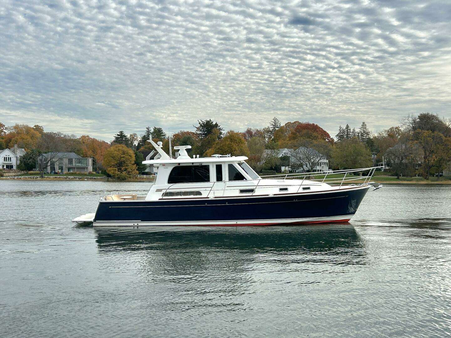 2017 Sabre 42 Salon Express - Image 2