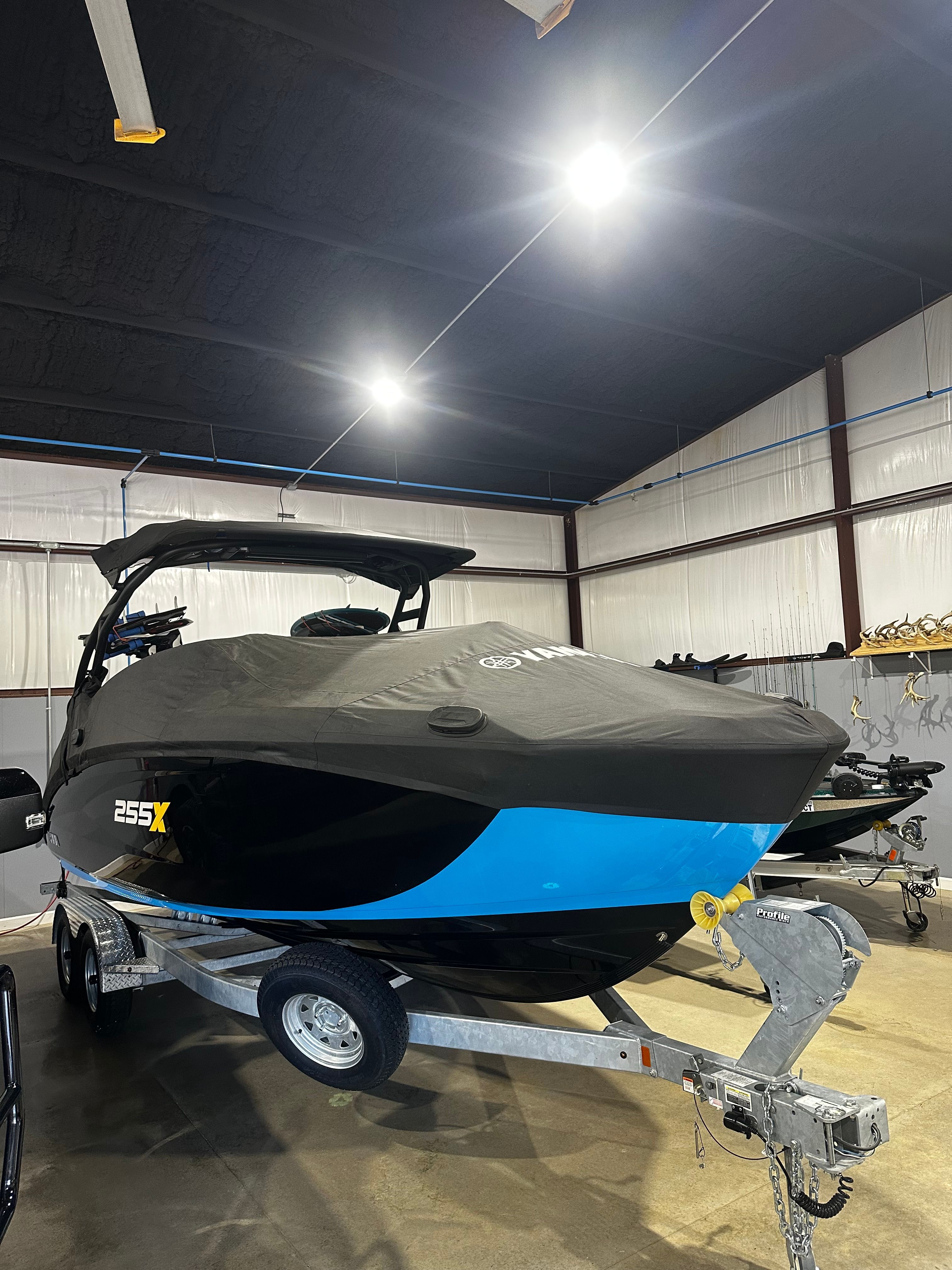 2023 Yamaha Boats 255XD