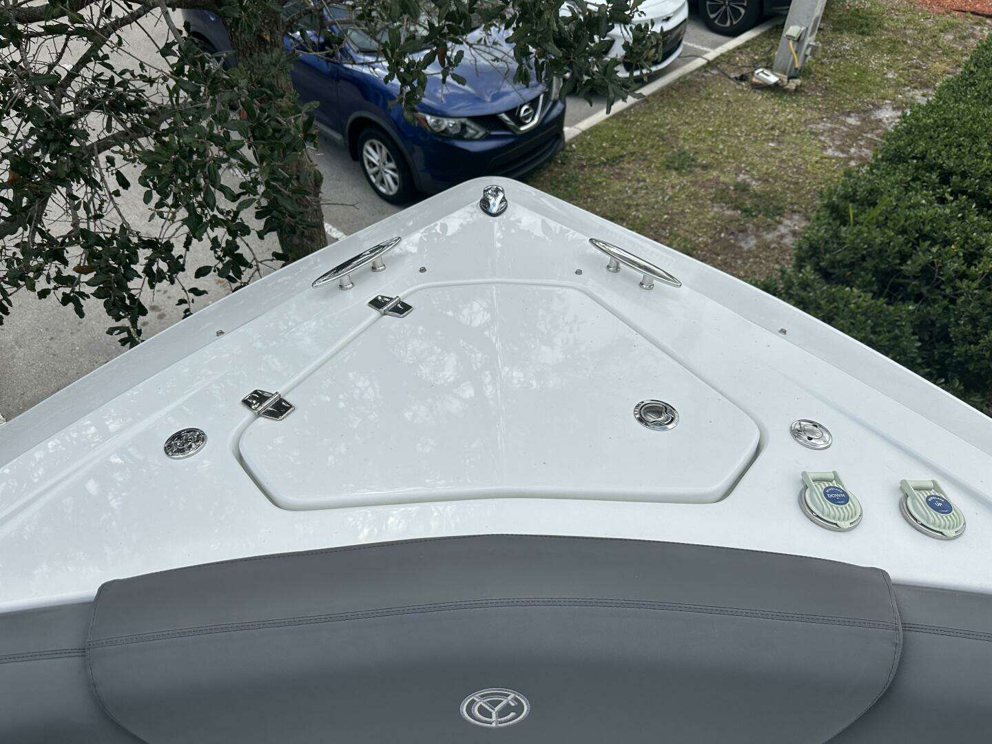 2019 Cruisers Yachts 338 Outboard - Image 14