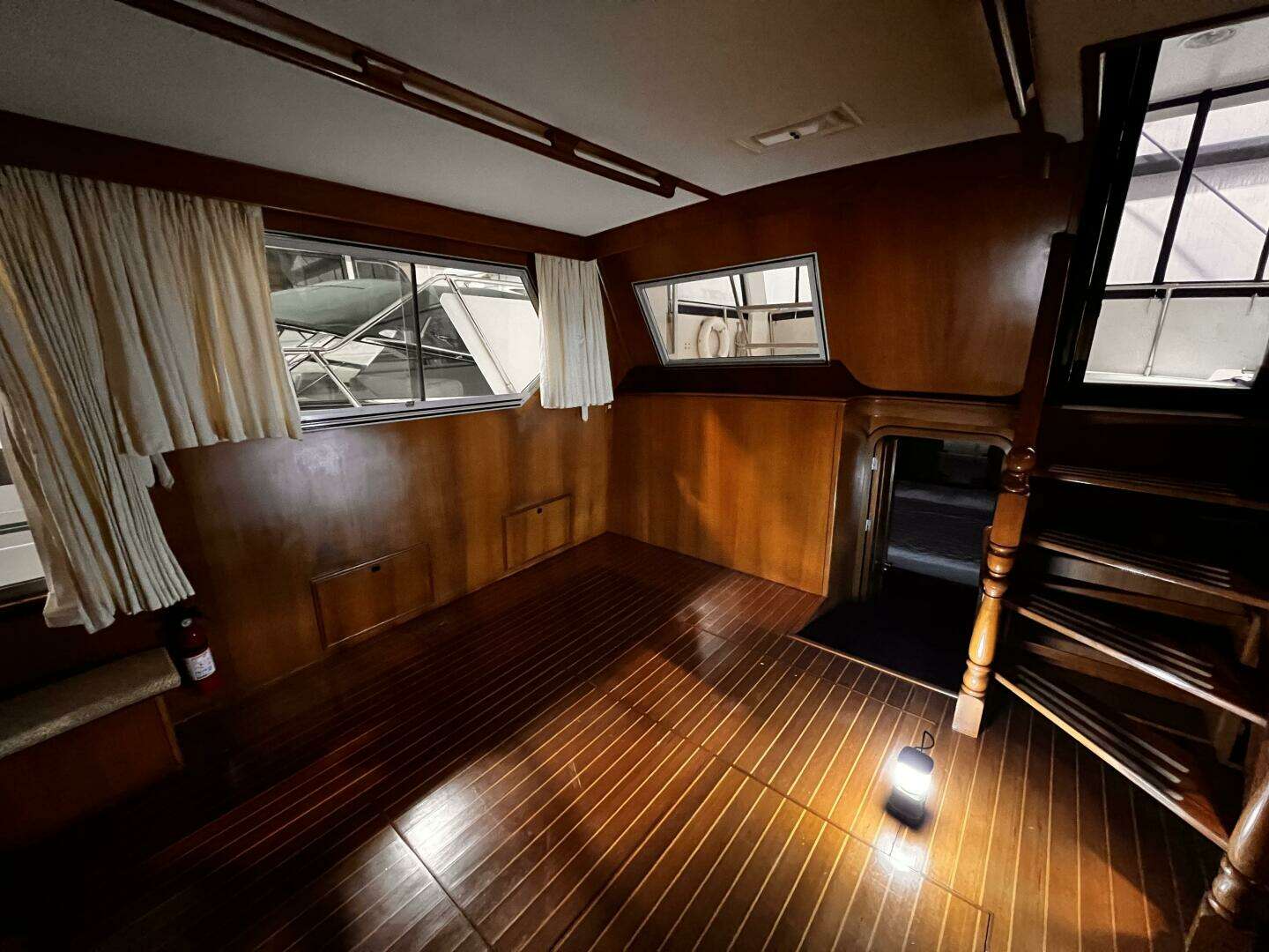 1989 Hi-Star 48 Sundeck - Image 17