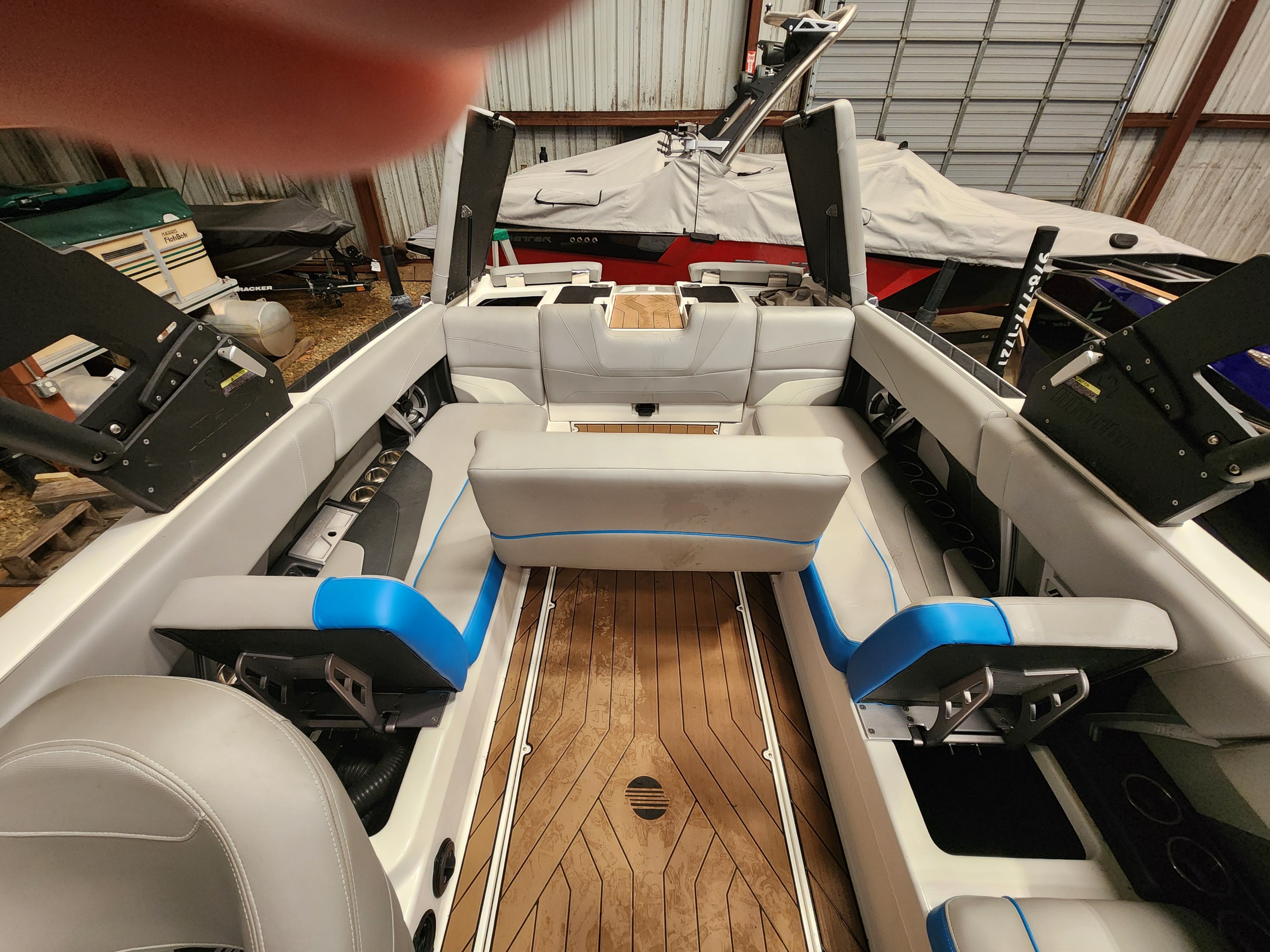 2017 Malibu Wakesetter 24 MXZ - 5