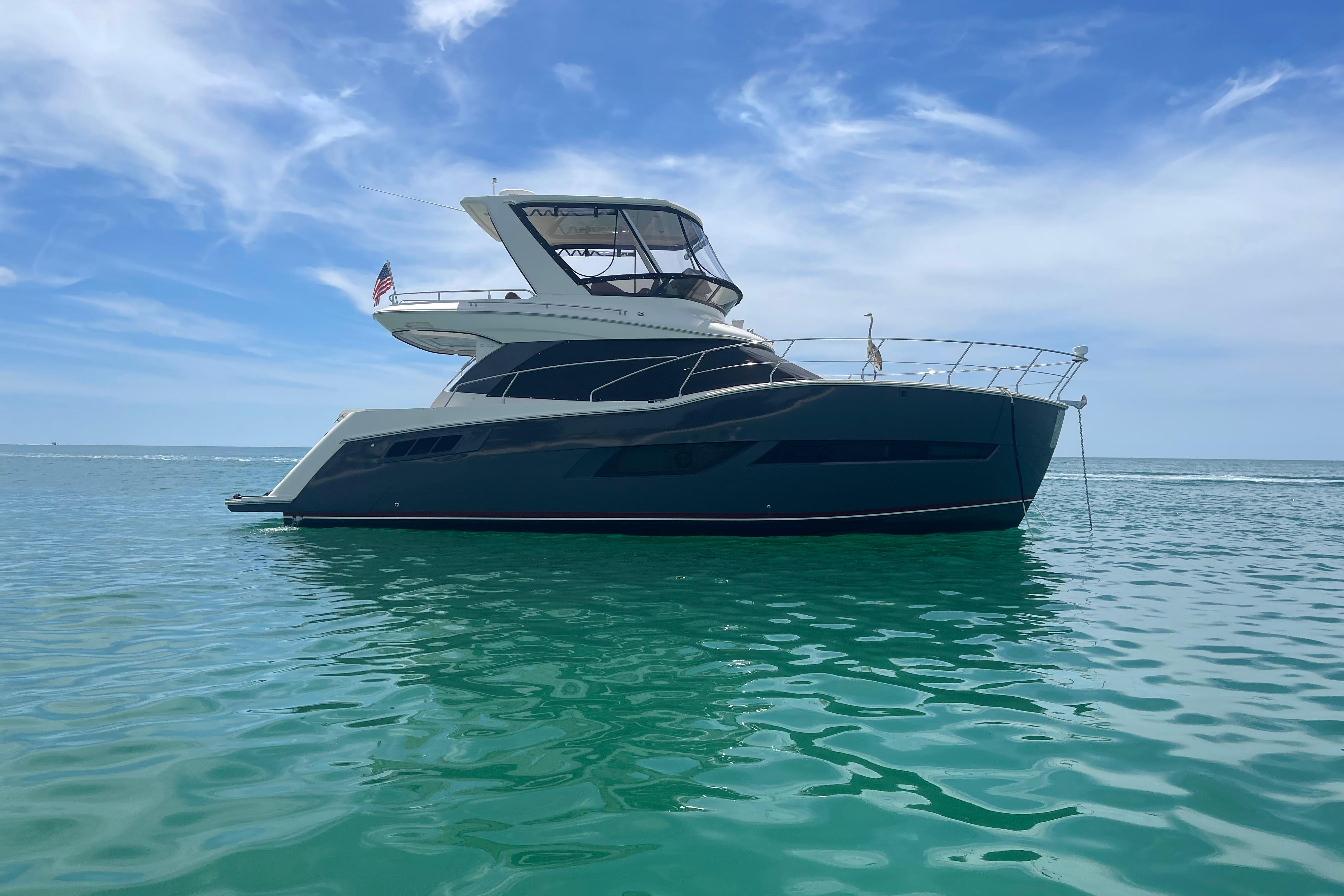 2017 Carver 40 Command Bridge
