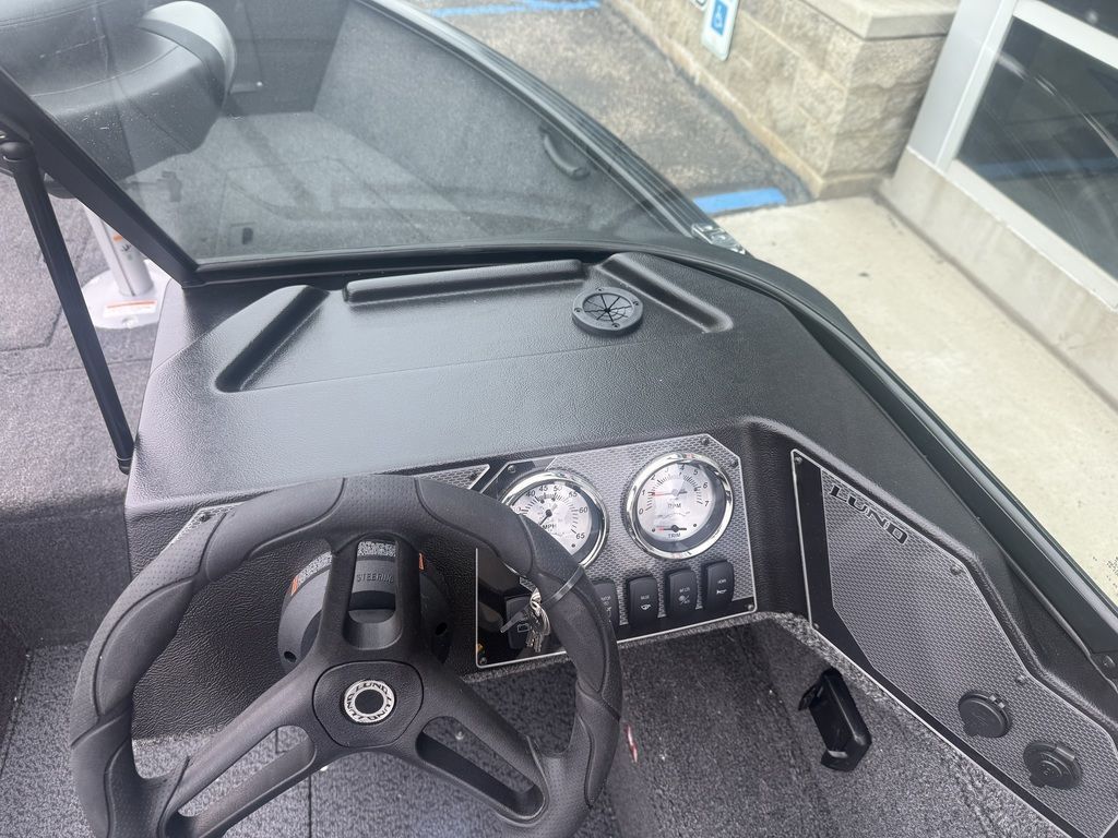 2026 Lund 1650 rebel xl blackout - 17