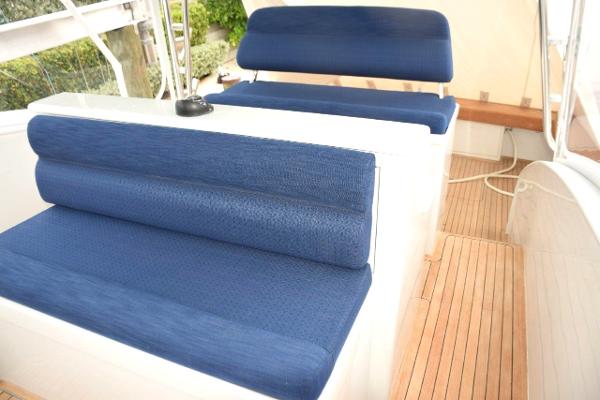 Forward lounge and helm bench