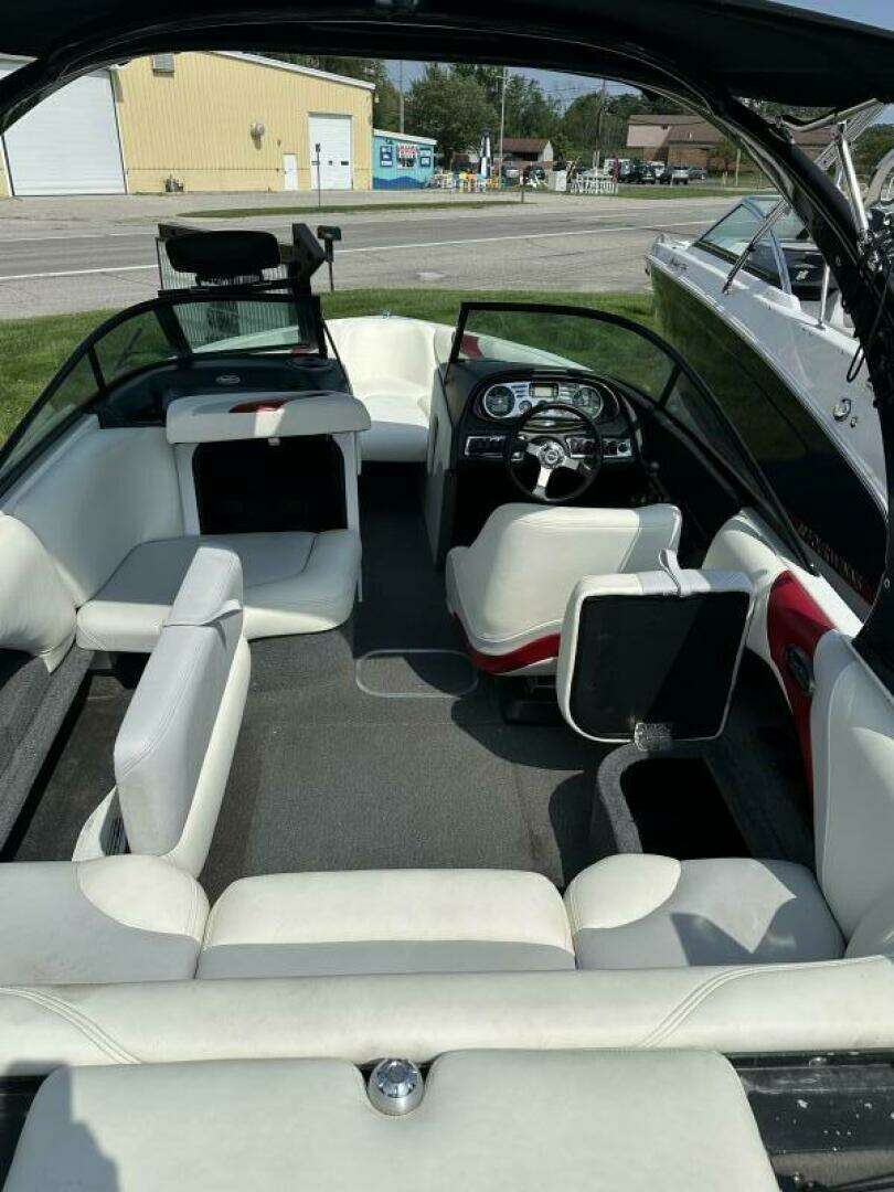 2007 Malibu 21 V RIde - Image 7