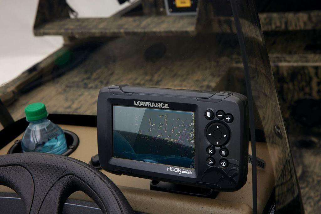 Lowrance fish finder on 2026 Tracker GRIZZLY® 2072 CC Sportsman boat dashboard.