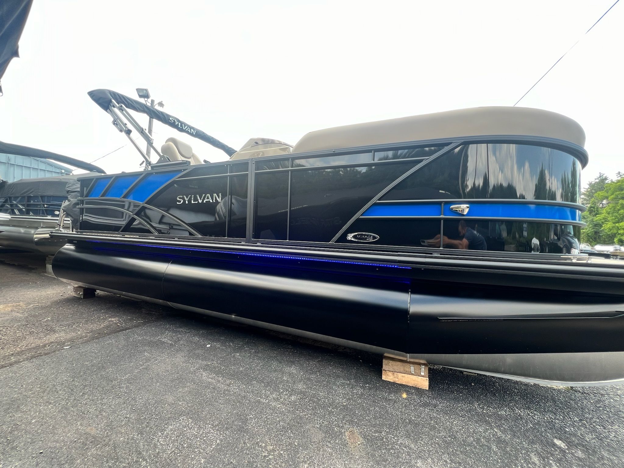2026 Sylvan Mirage 8520 Cruise - 27