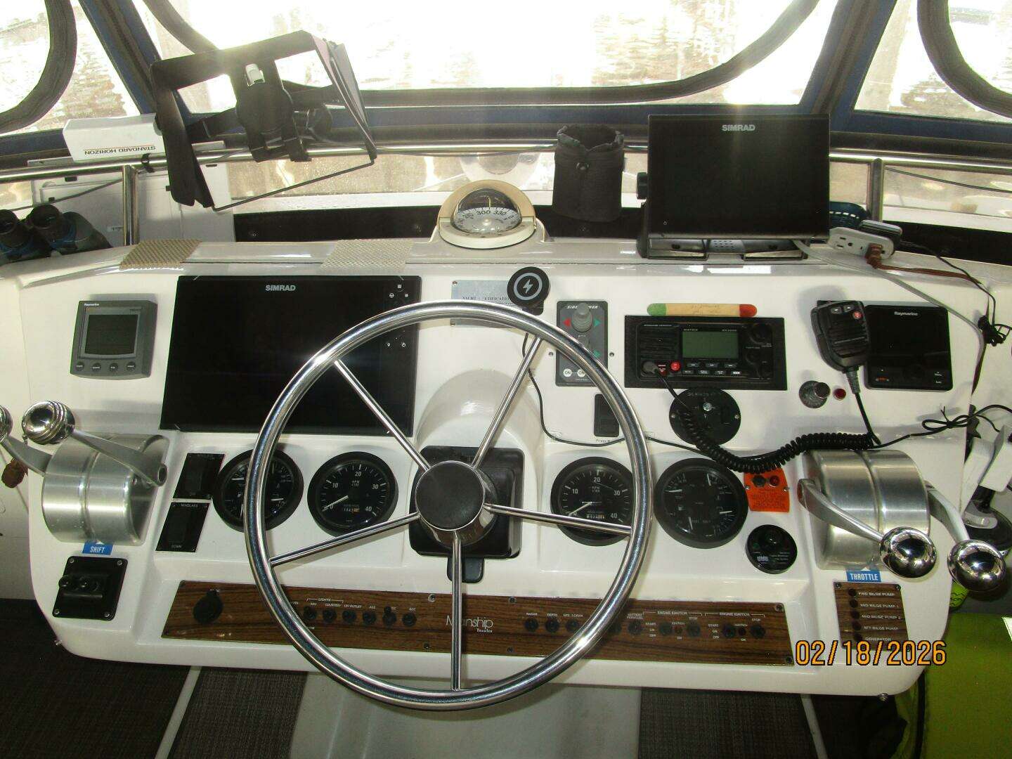 2004 Mainship 430 - Image 20