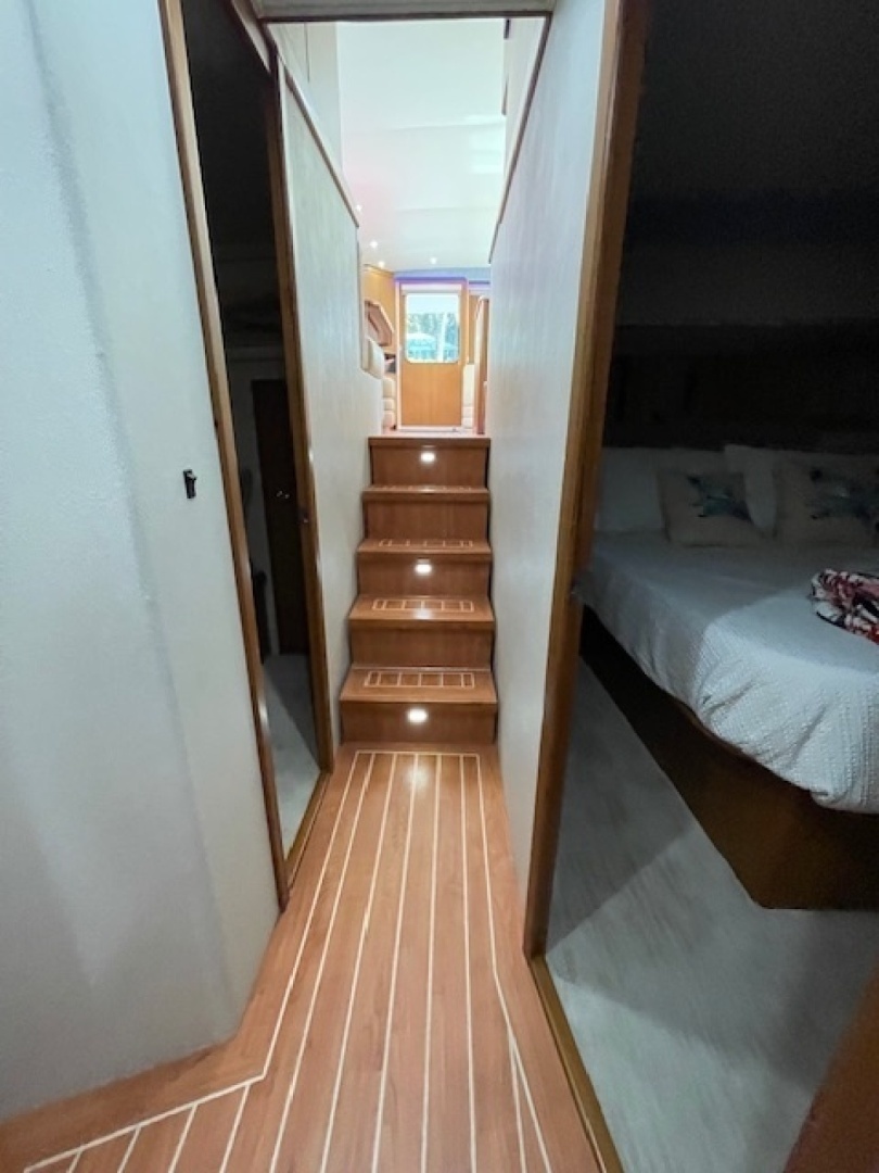2003 Post Sportfish - Image 27