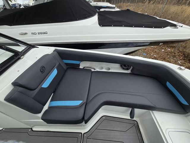2025 Hurricane SunDeck 235 OB - 8