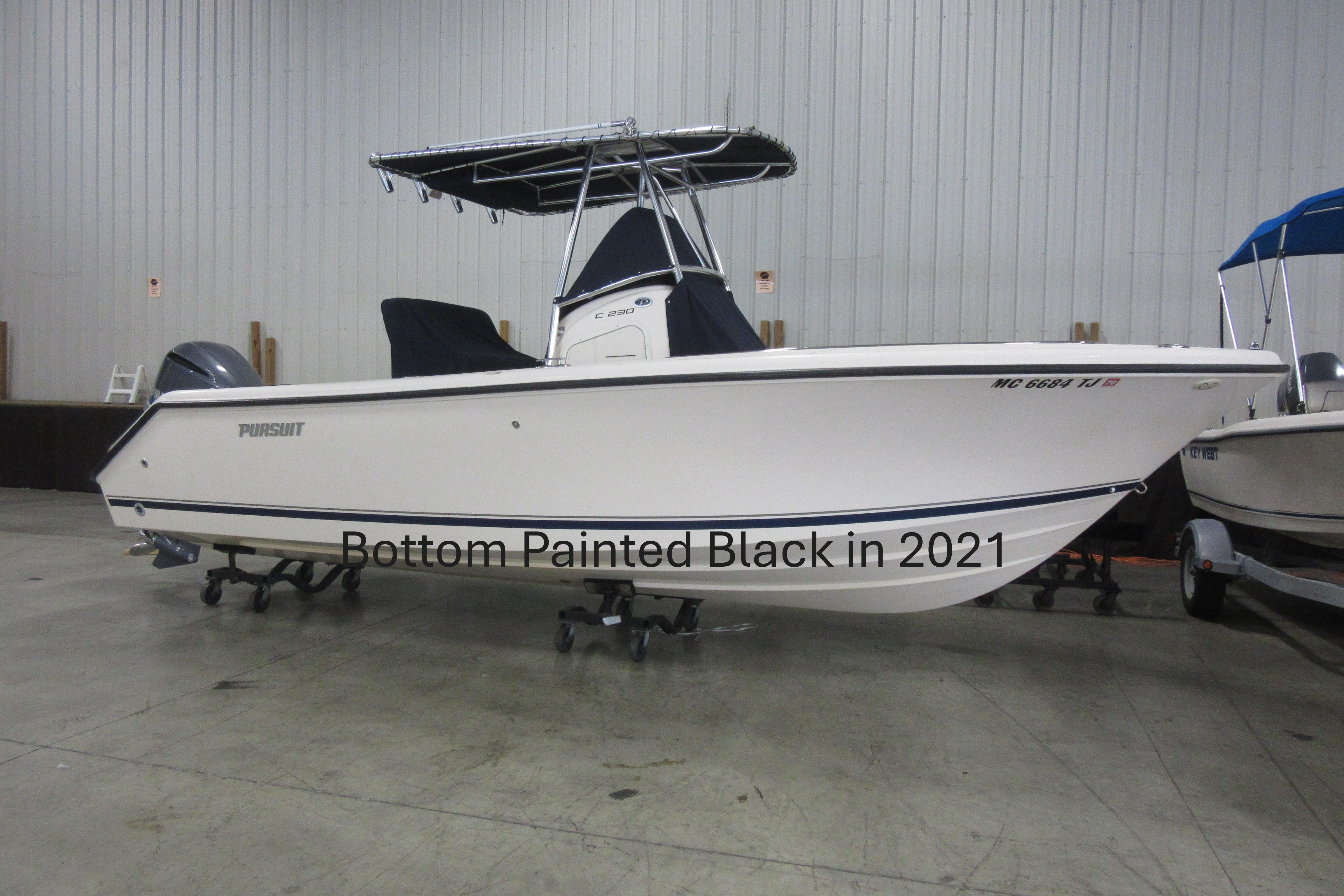 2011 Pursuit C 230 Center Console