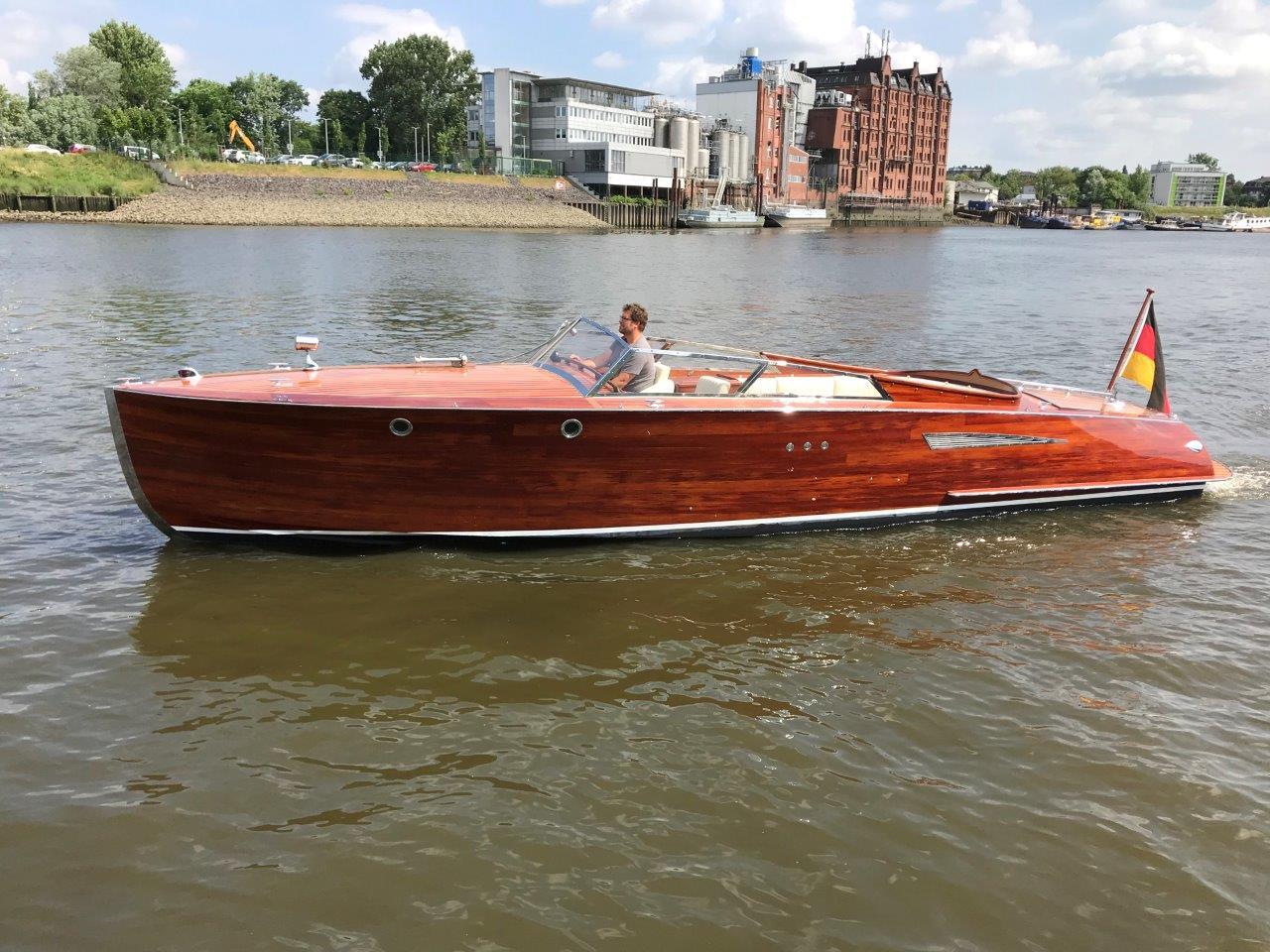 1994 Royal Dolvik 32 Runabout
