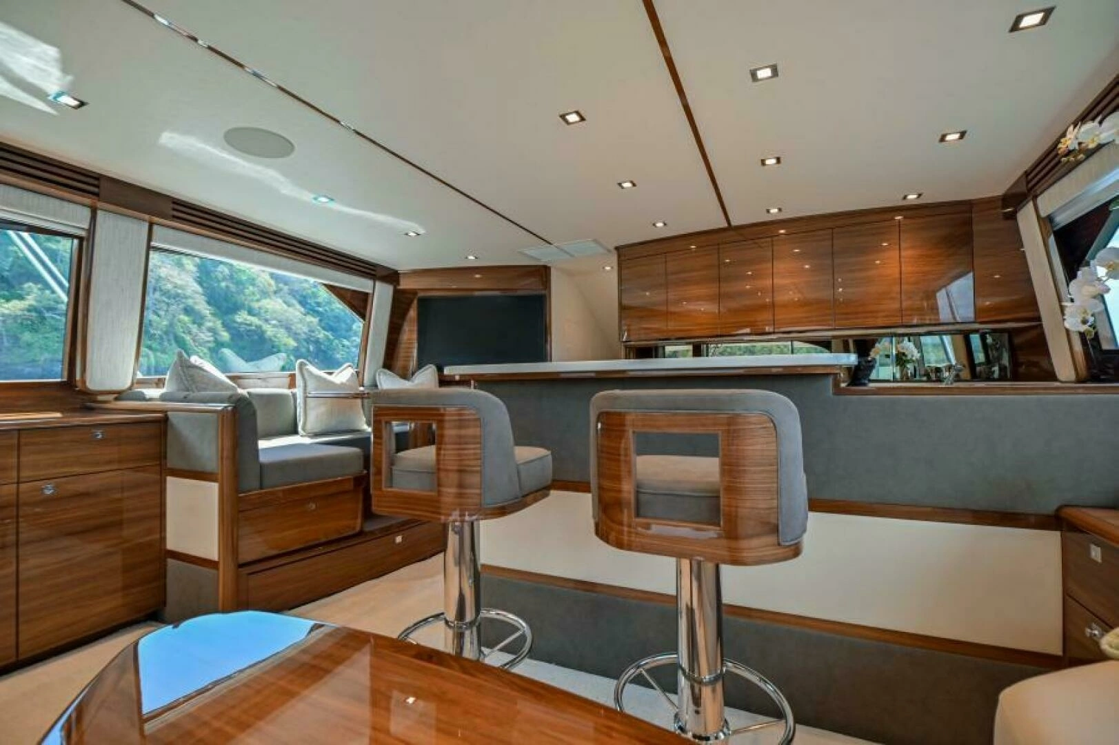 2023 Viking 64 Convertible - Image 20