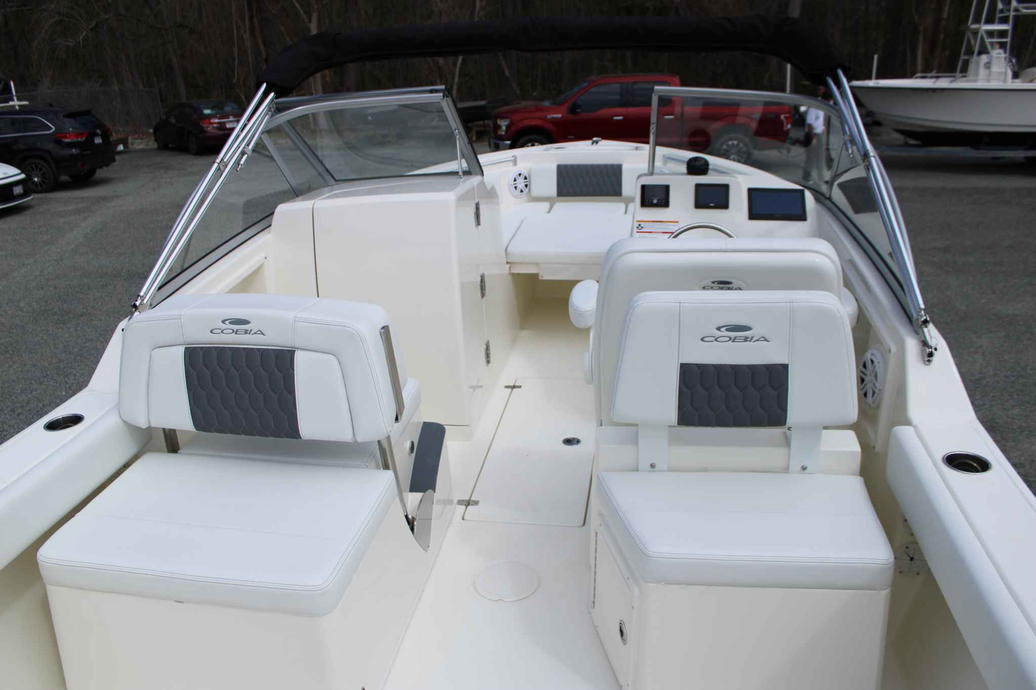 2026 Cobia 220 Dual Console - 20