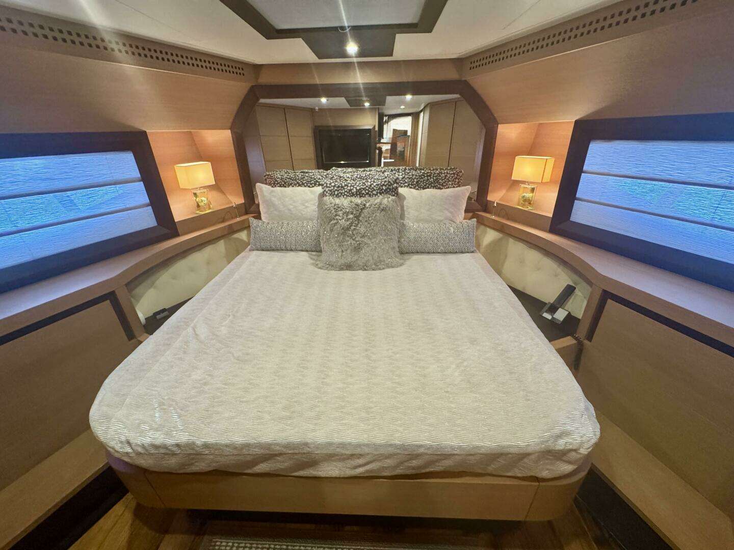 2008 Pershing 72 - Image 7