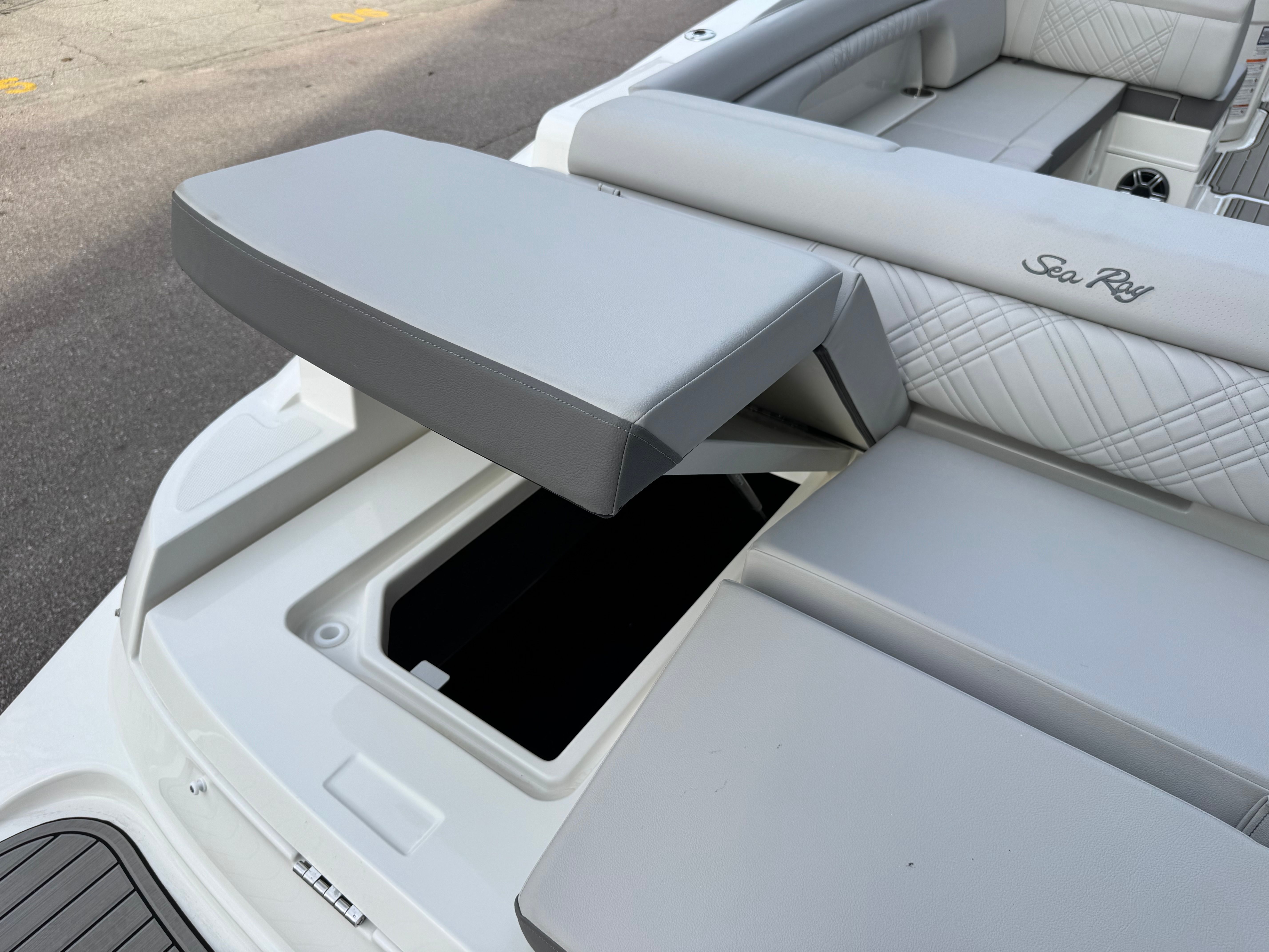 2026 Sea Ray SDX 290 - 28