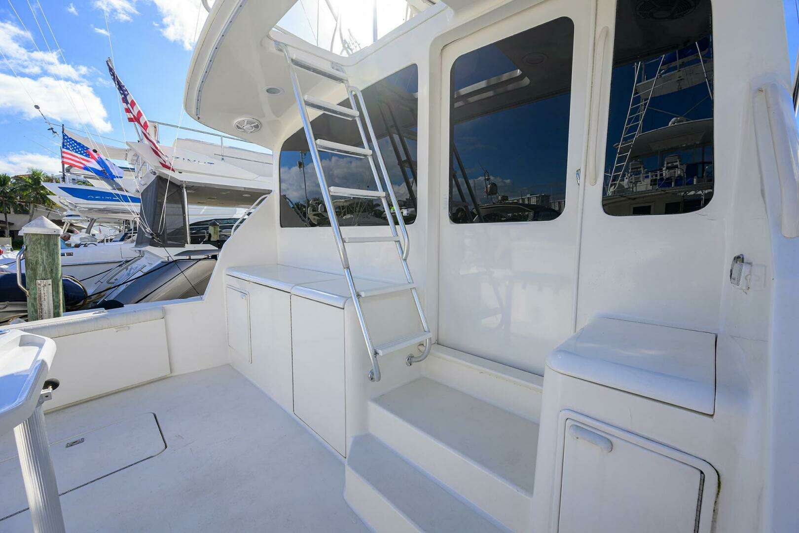 2001 Ocean Yachts 56 Super Sport - Image 9