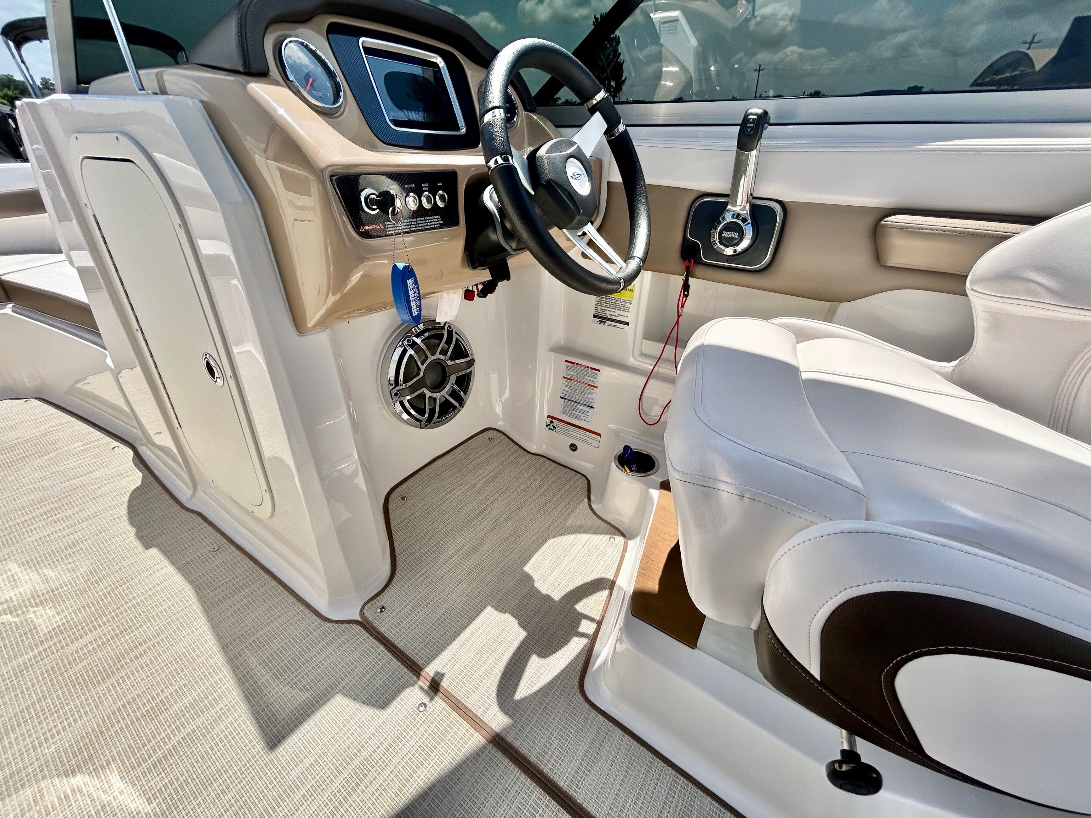 2018 Chaparral 23 Surf - 33