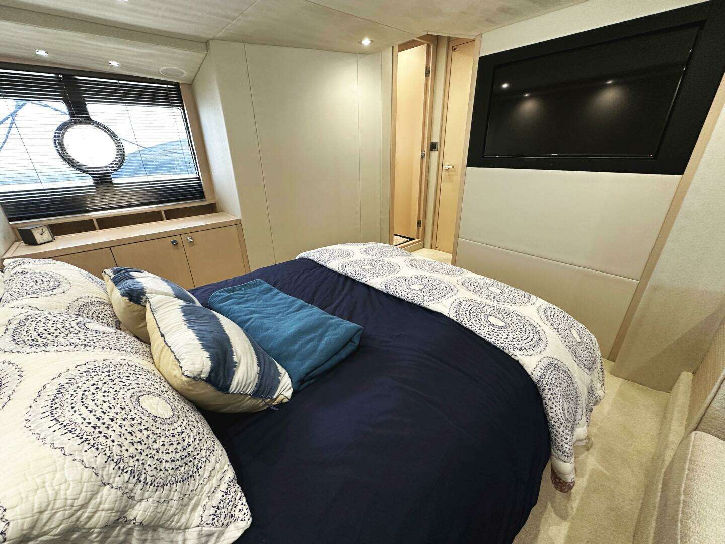 2015 Sunseeker Predator 57 - Image 35