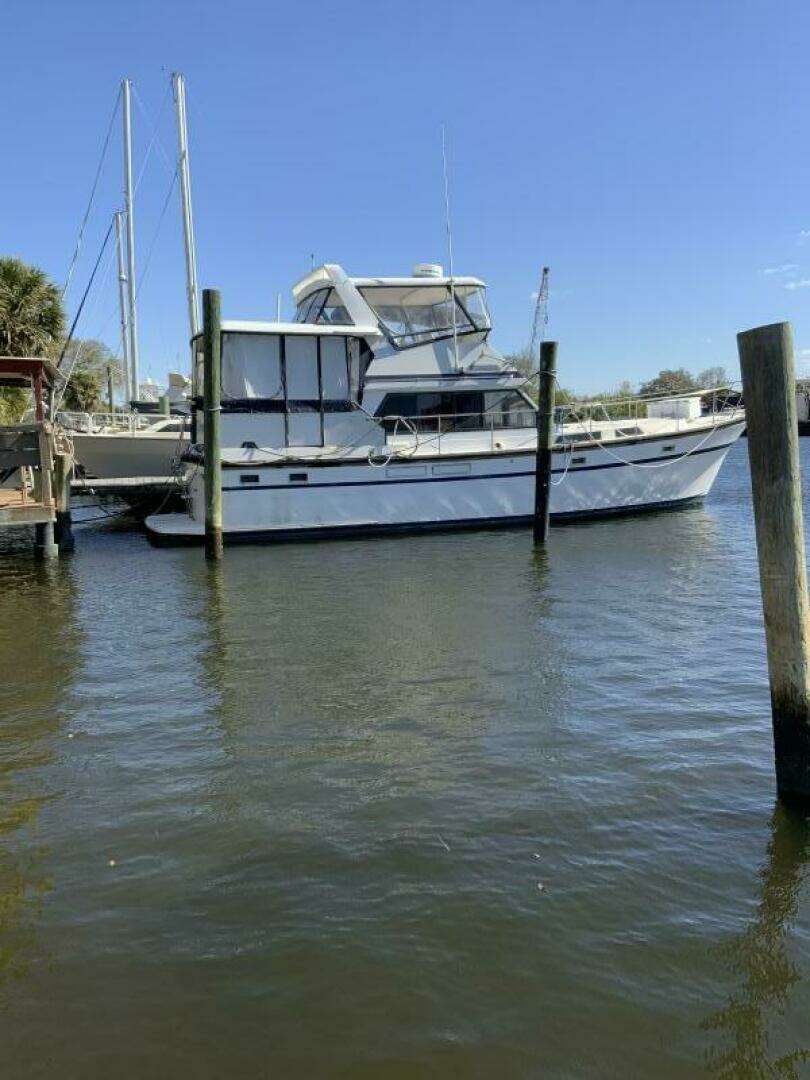 1987 President 41 Double Cabin Motor Yacht - Image 2