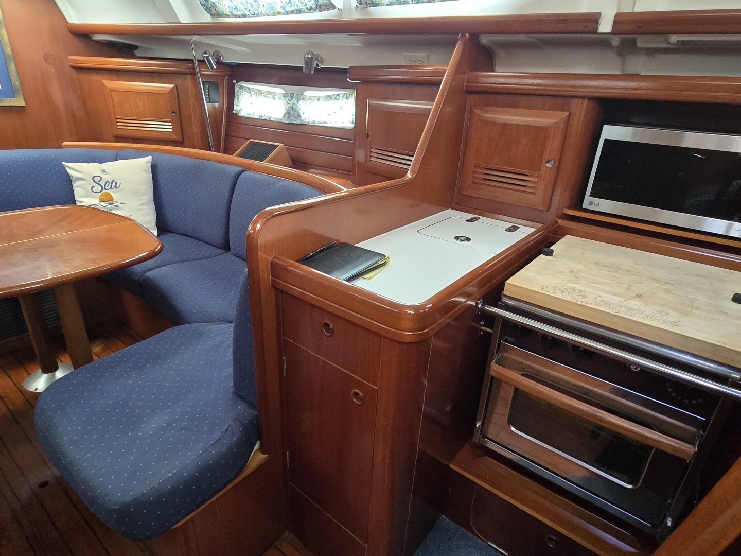 2004 Beneteau 423 - Image 32