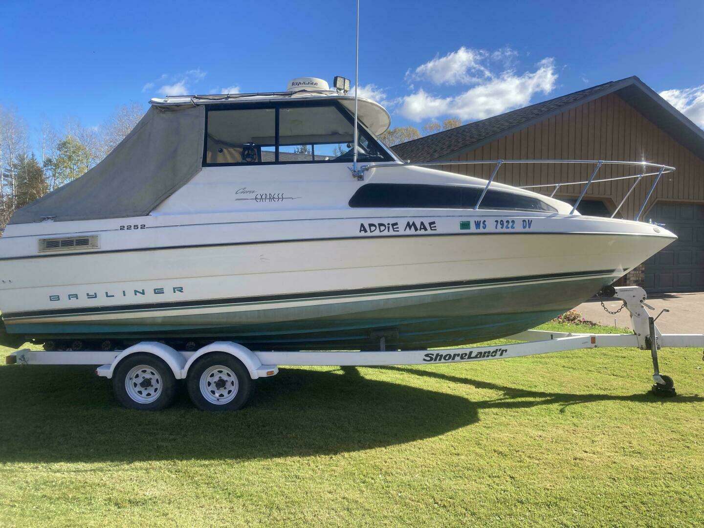 1996 Bayliner 2252 - Image 2