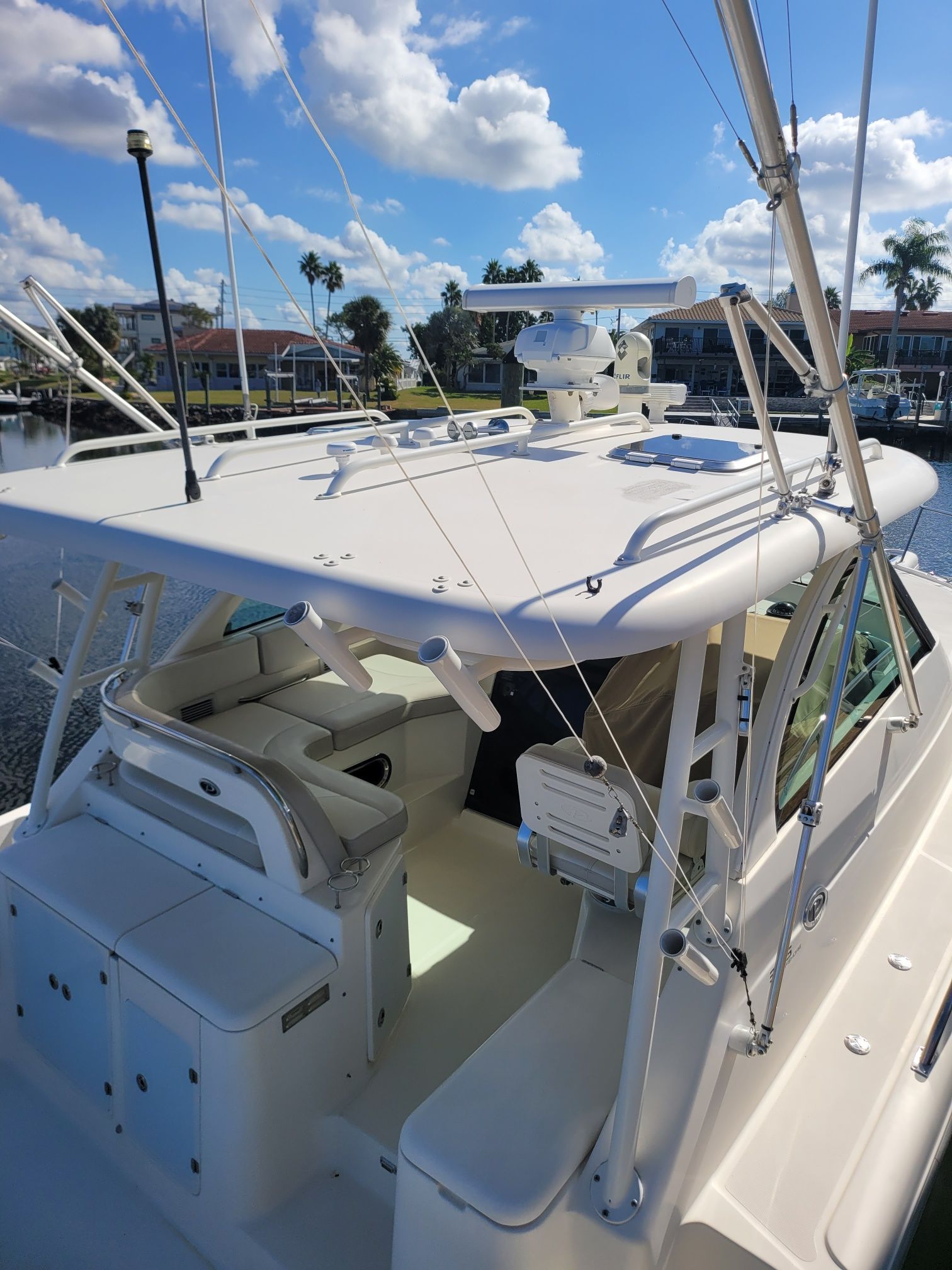 2009 Pursuit OS 375 Offshore - 39