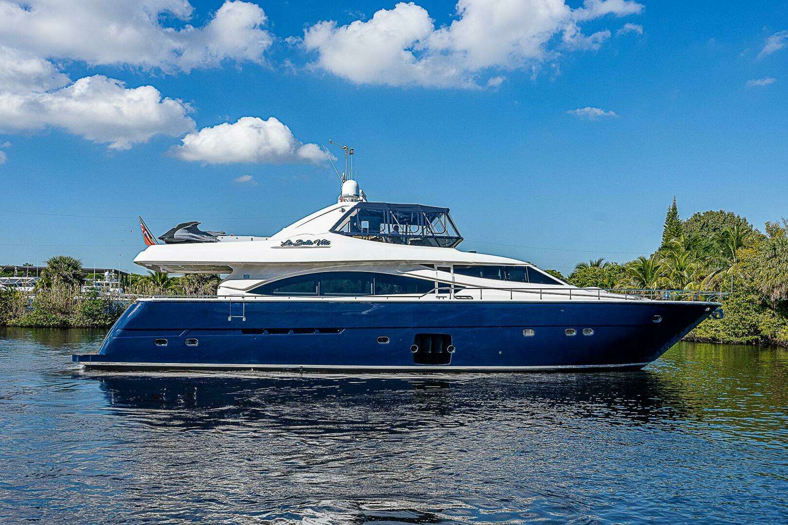 2006 Ferretti Yachts 830 - Image 15