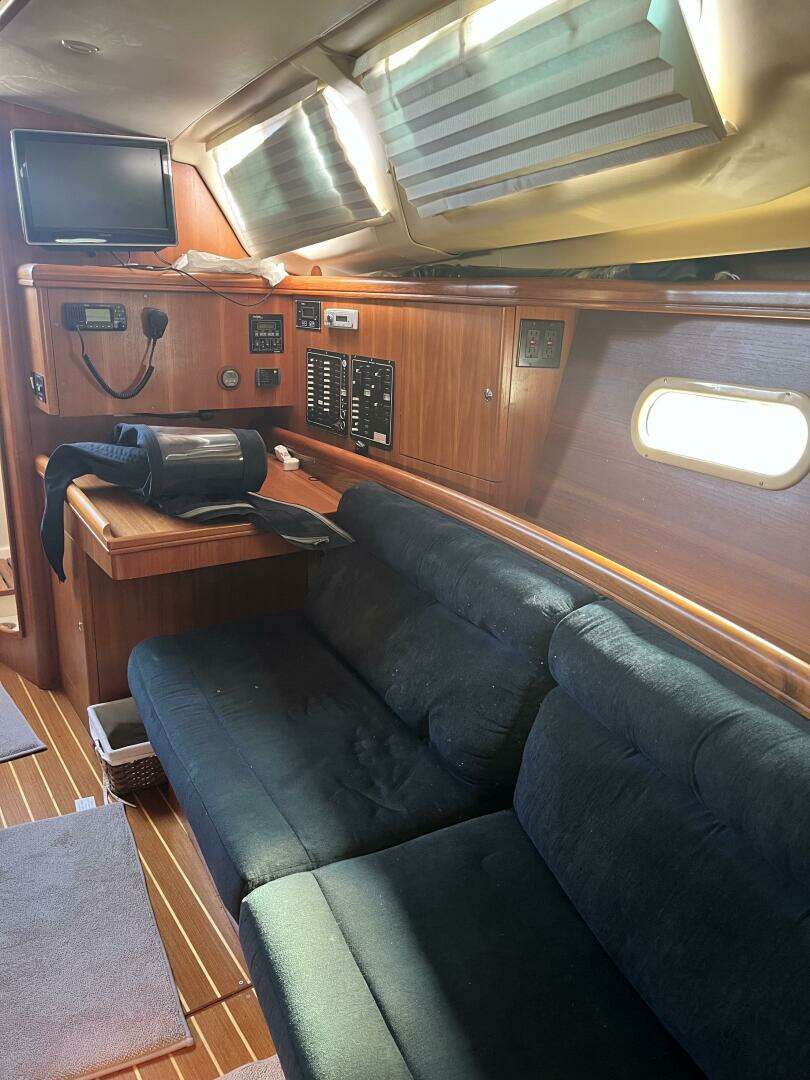 2003 Hunter 356 - Image 12