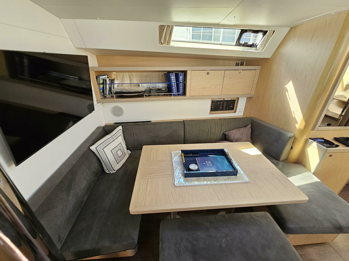 2017 Beneteau Oceanis 45 - Image 3