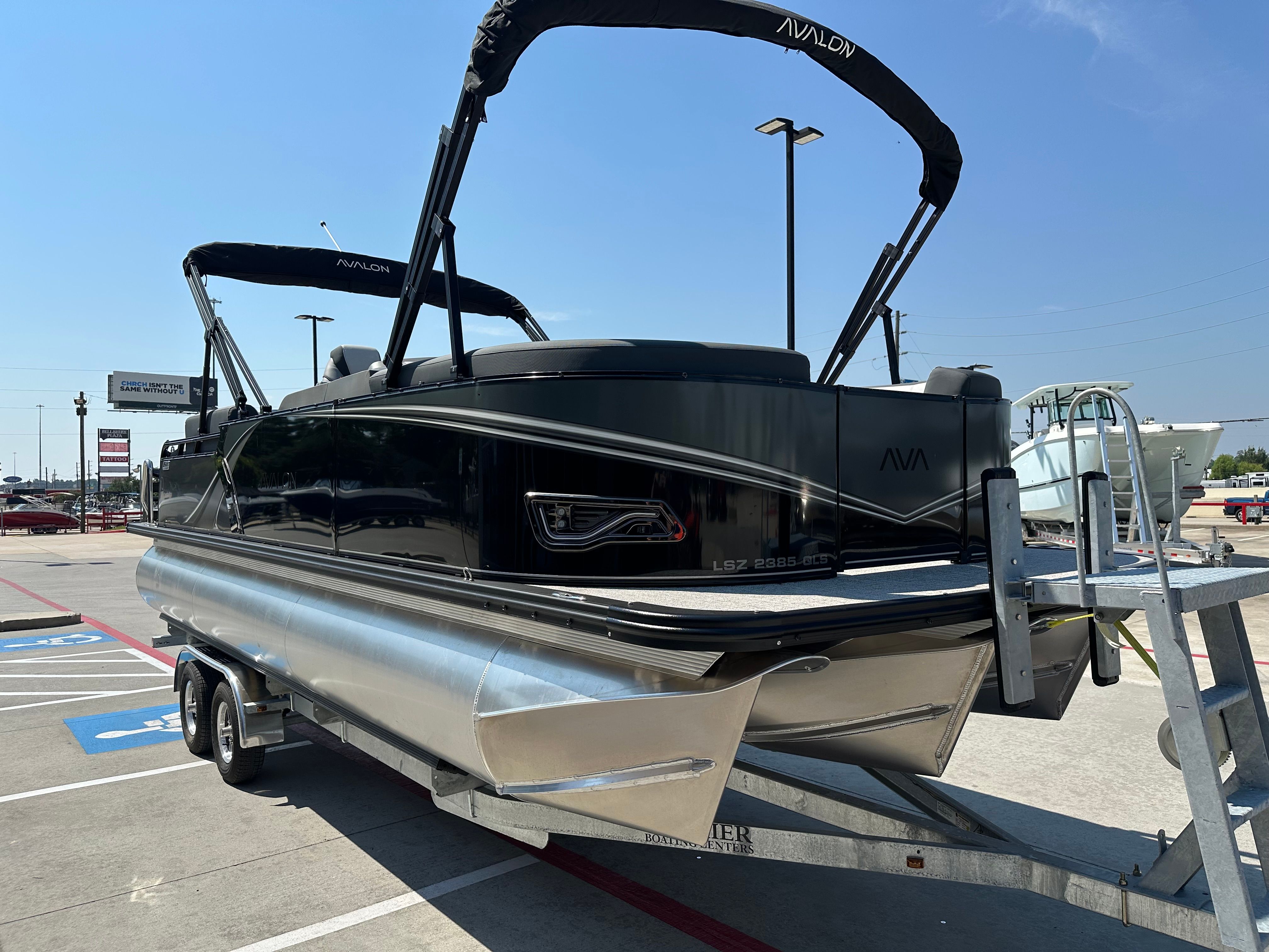 2025 Avalon LSZ Quad Lounge Shift - 23' - 7
