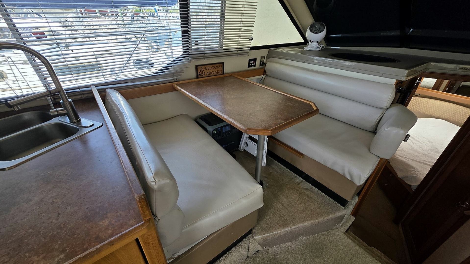 1999 Bayliner 4087 CPMY - Image 15