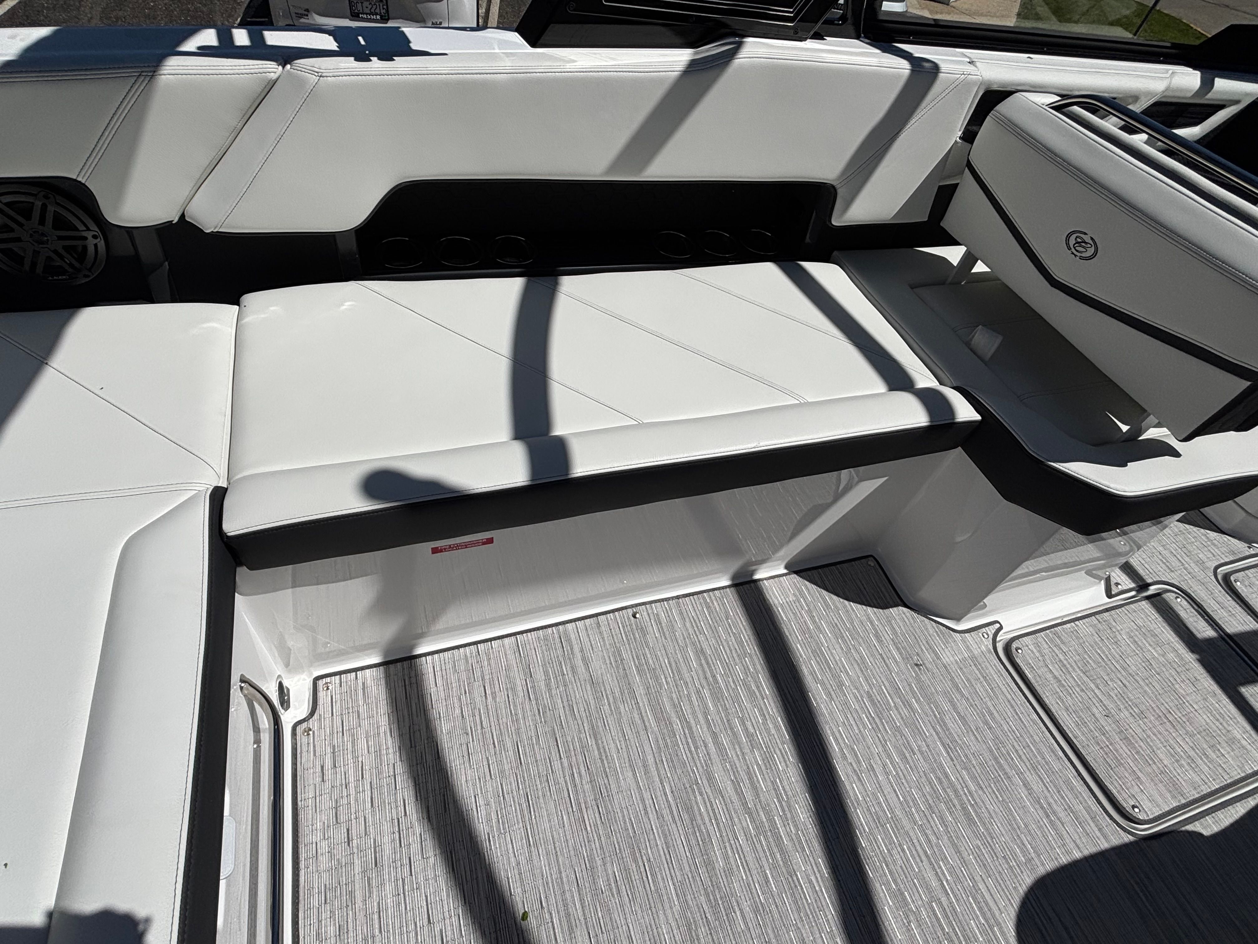 2026 Cobalt R8 Surf - 4