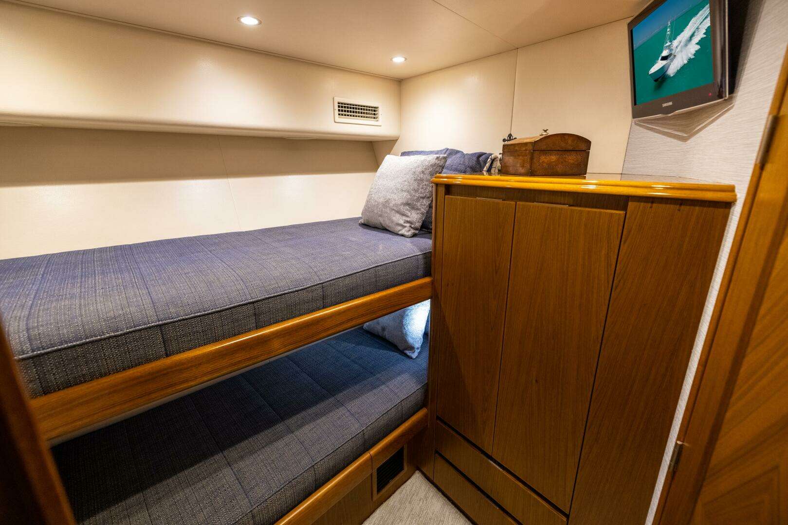 2011 Viking 70 Convertible - Image 58