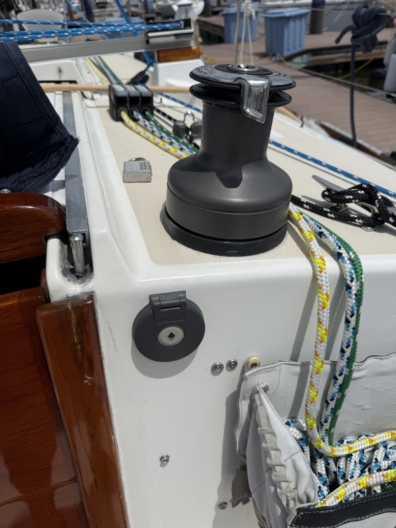 1988 Tartan 31 - Image 14