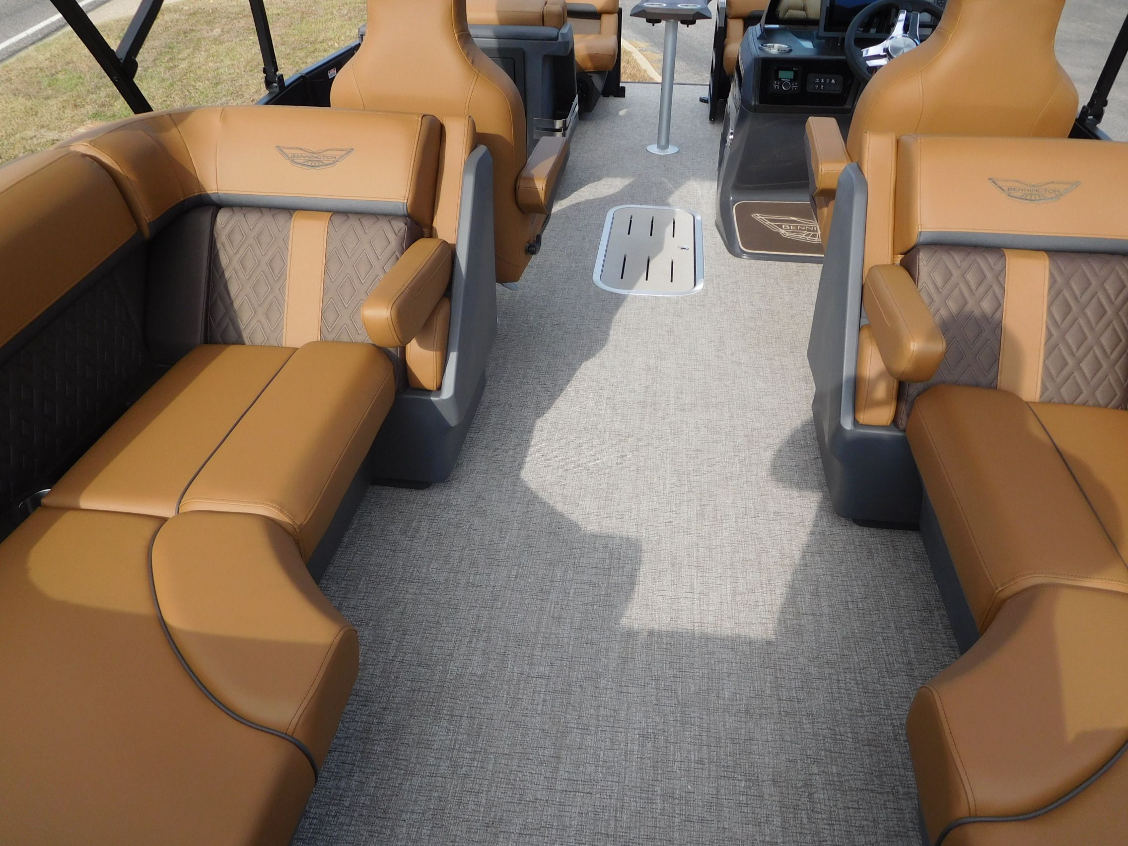 2026 Bennington 22 MFB - 17
