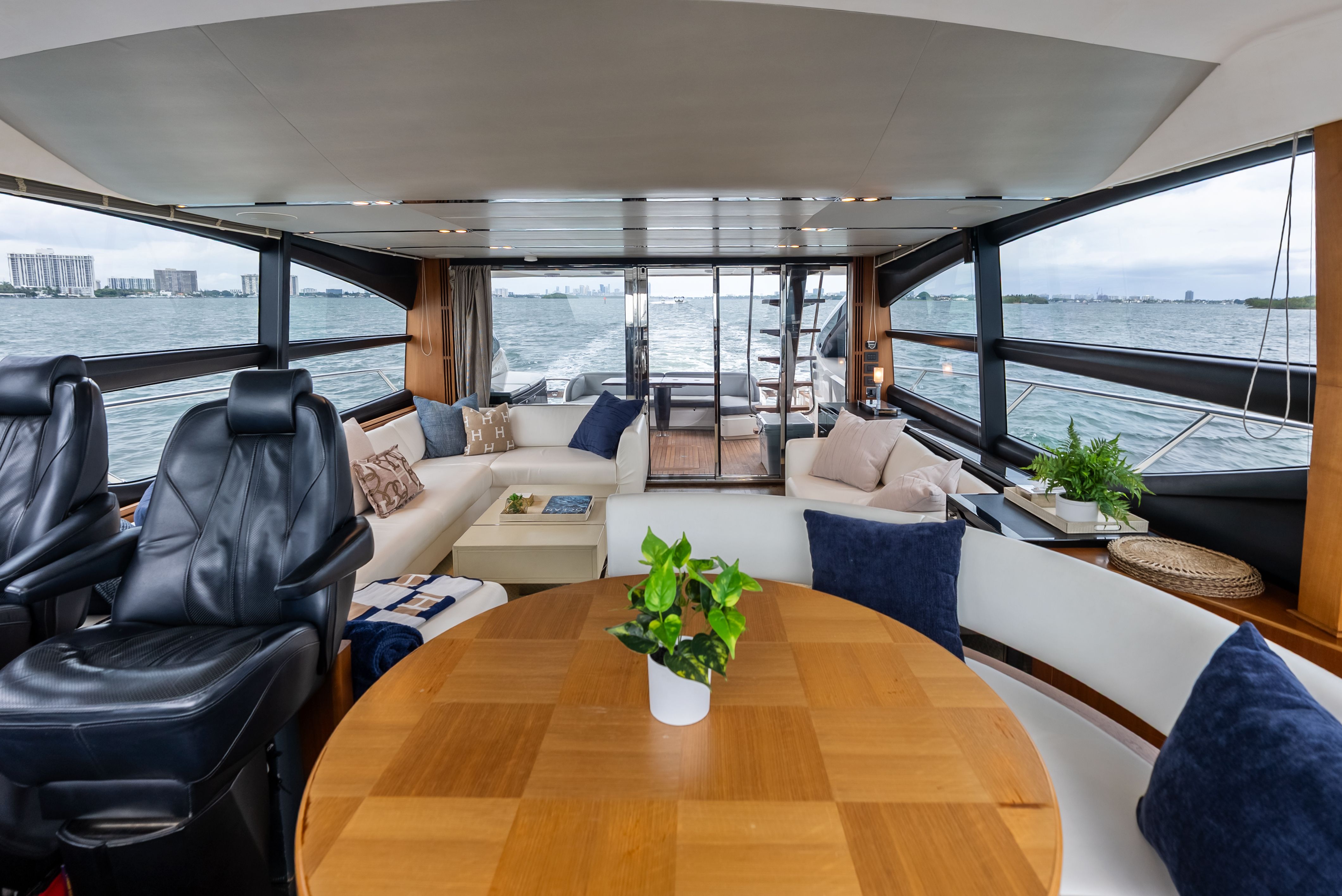 2014 Princess S72 - 95