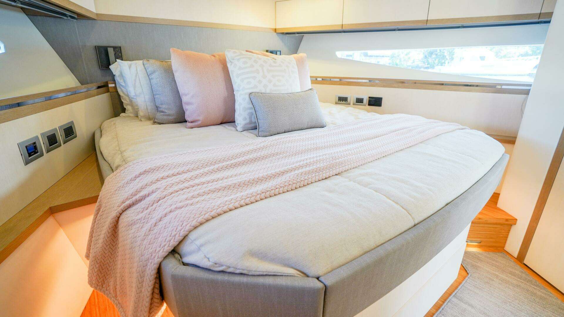 2019 Rio Yachts Colorado 56 - Image 33