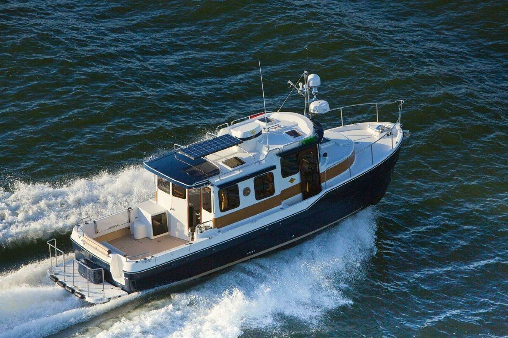 2026 Ranger Tugs R-31 Sedan Luxury Edition - Image 13
