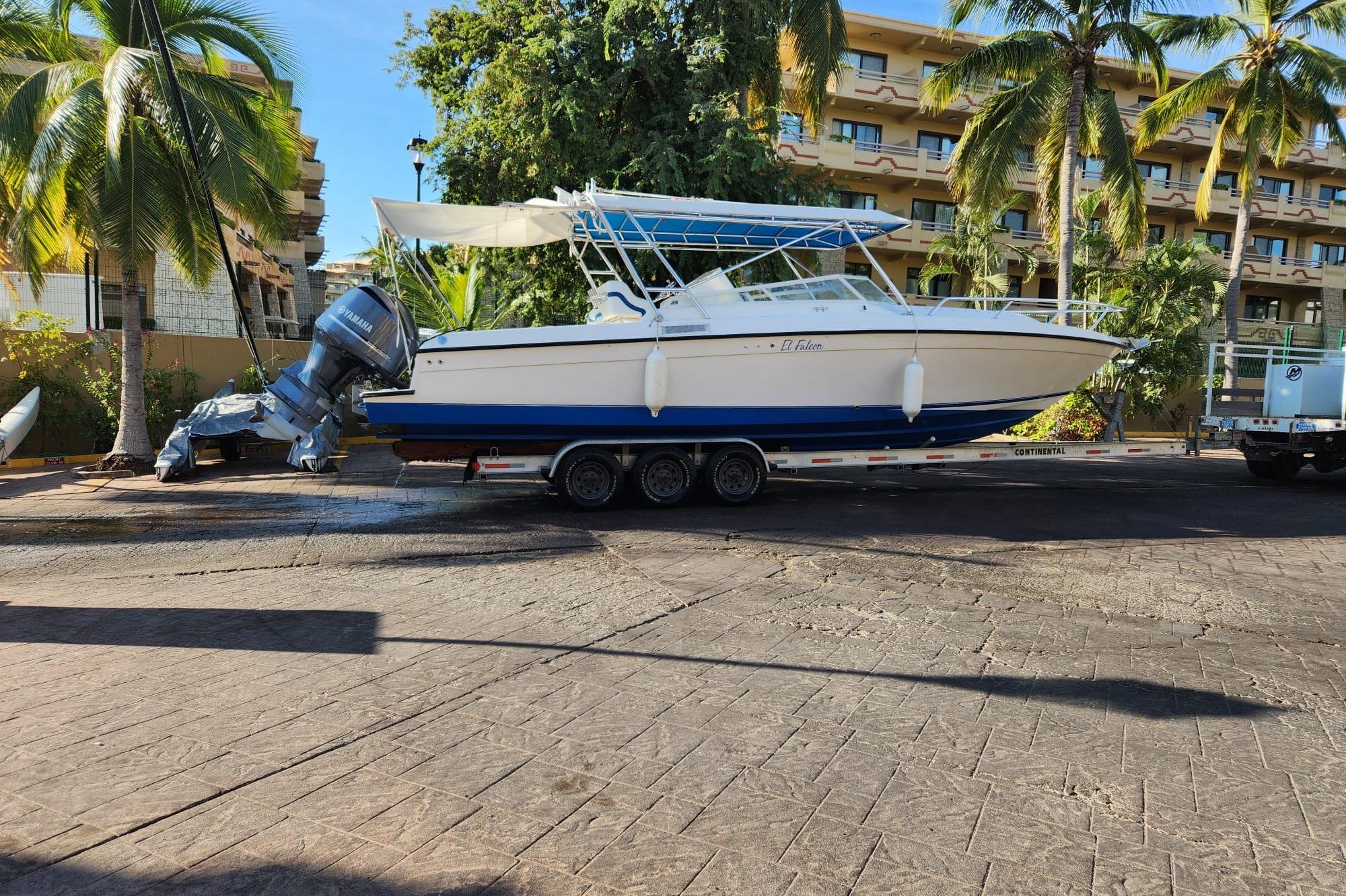2008 Contender 35 Express Side Console