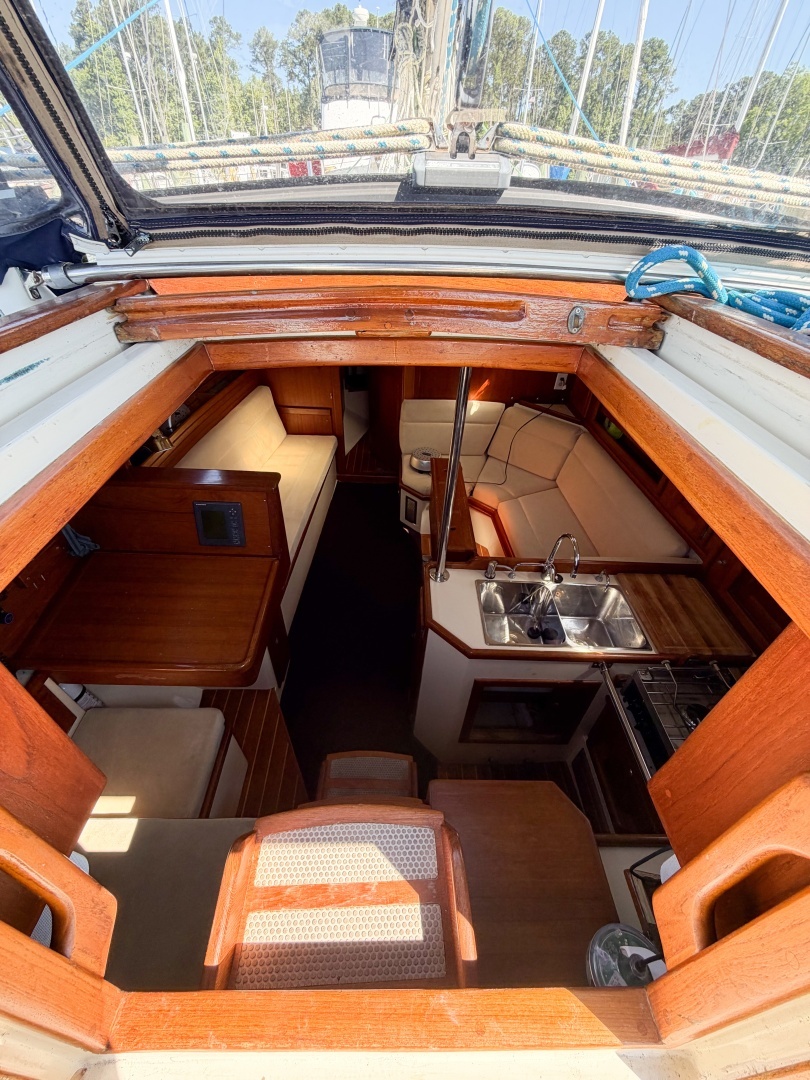 1998 Pacific Seacraft 37 - Image 25
