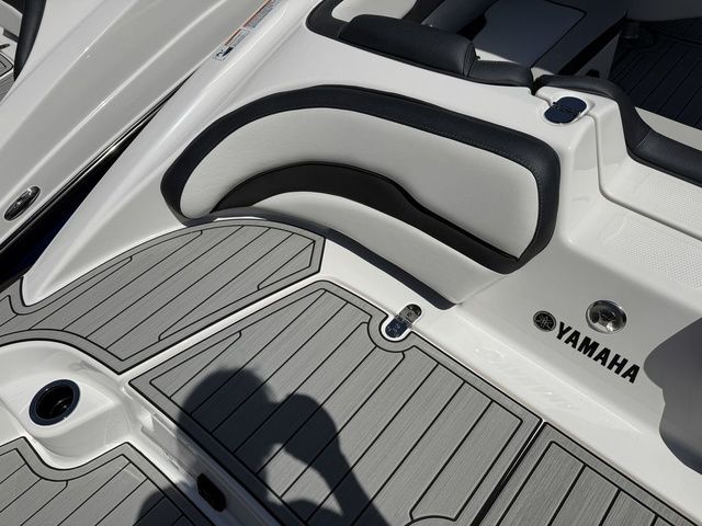 2026 Yamaha Boats 195S - 4