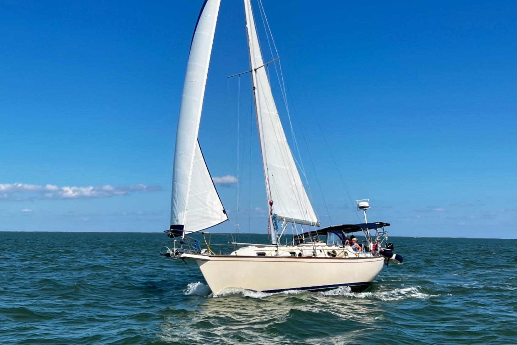 1995 Island Packet 37