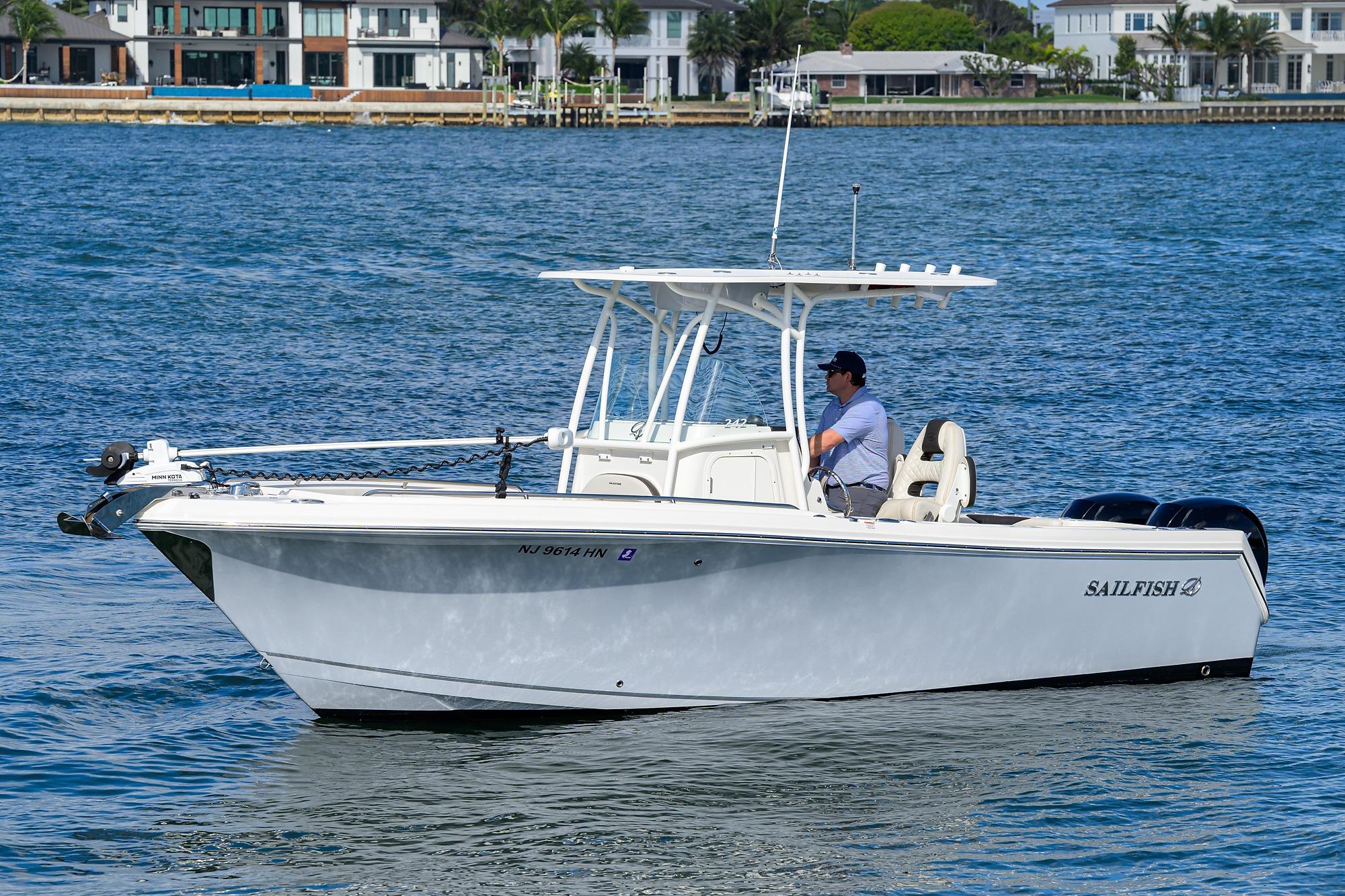 2022 Sailfish 242 CC