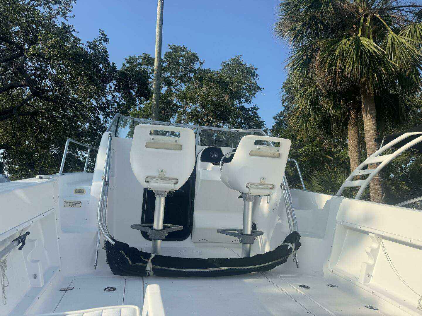 2004 Angler 220 Walkaround - Image 7