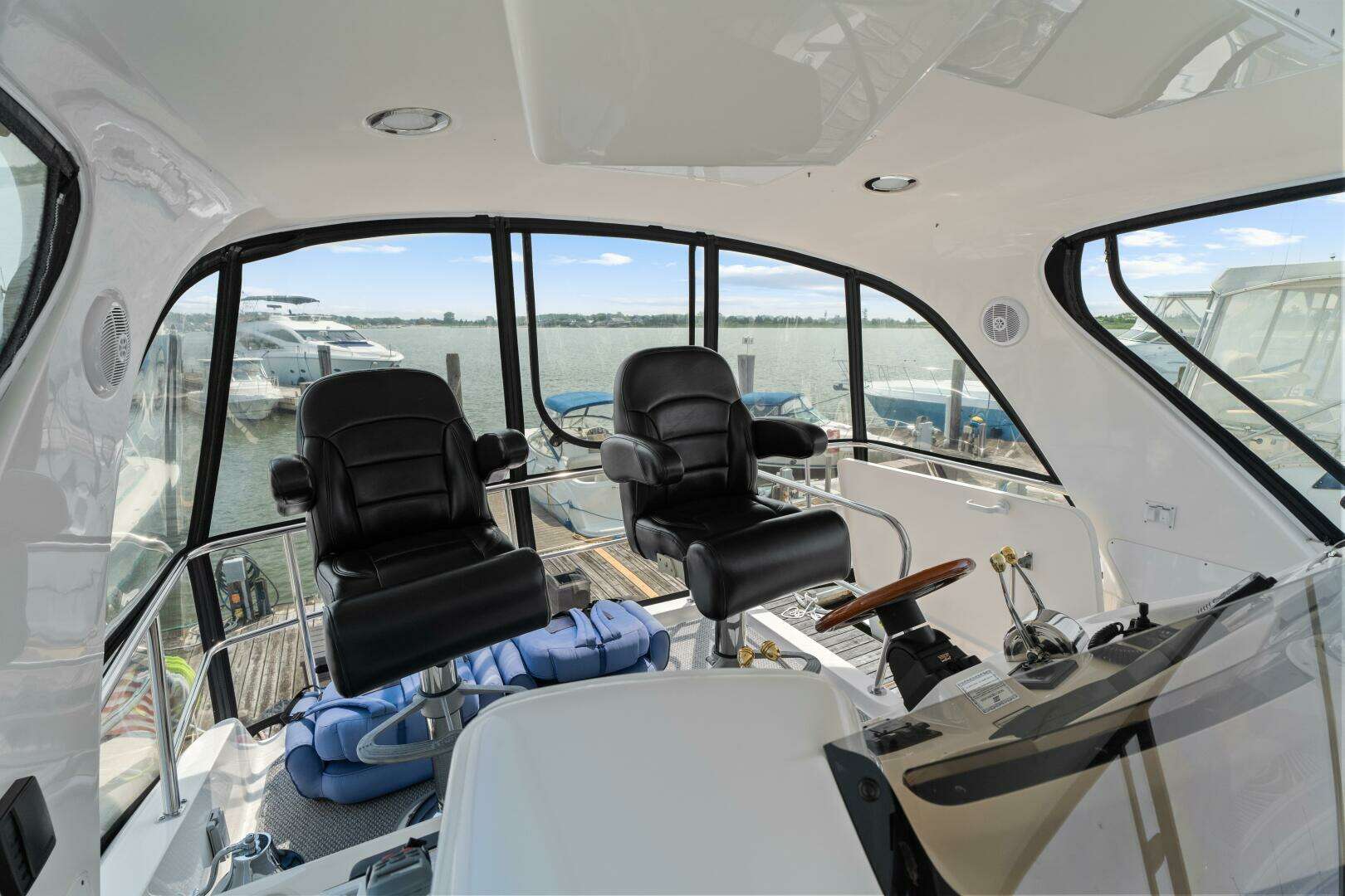 2003 Sea Ray 480 Sedan Bridge - Image 29