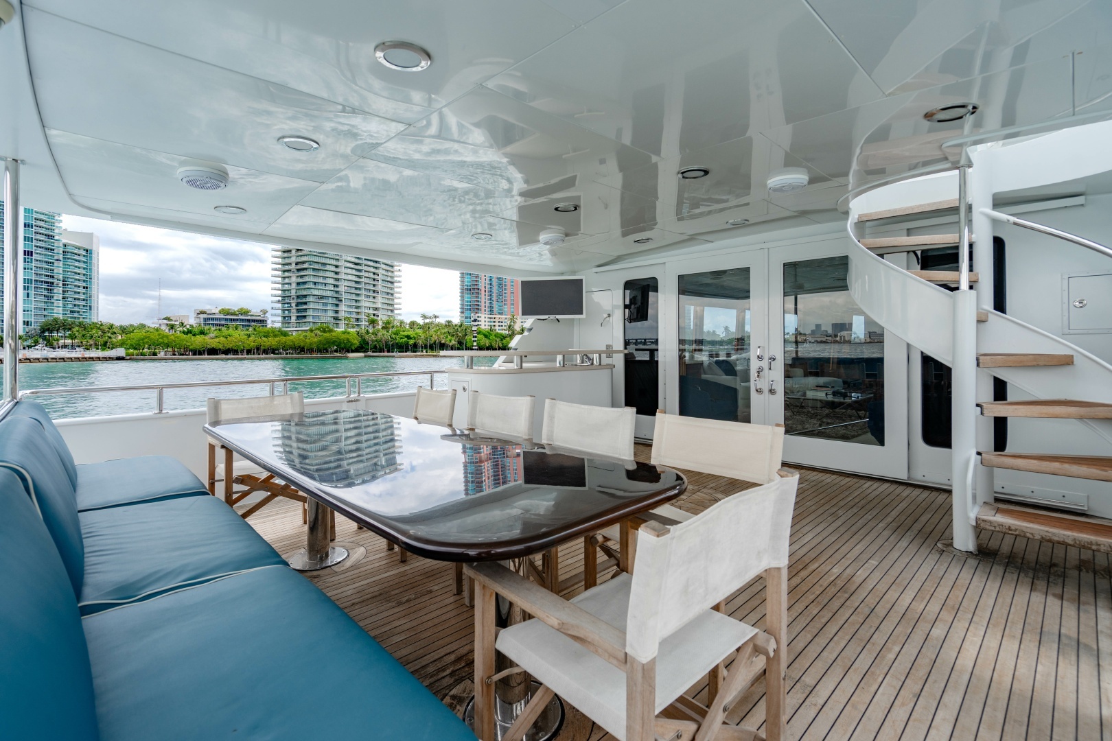 2006 Broward Raised Pilothouse - Image 37